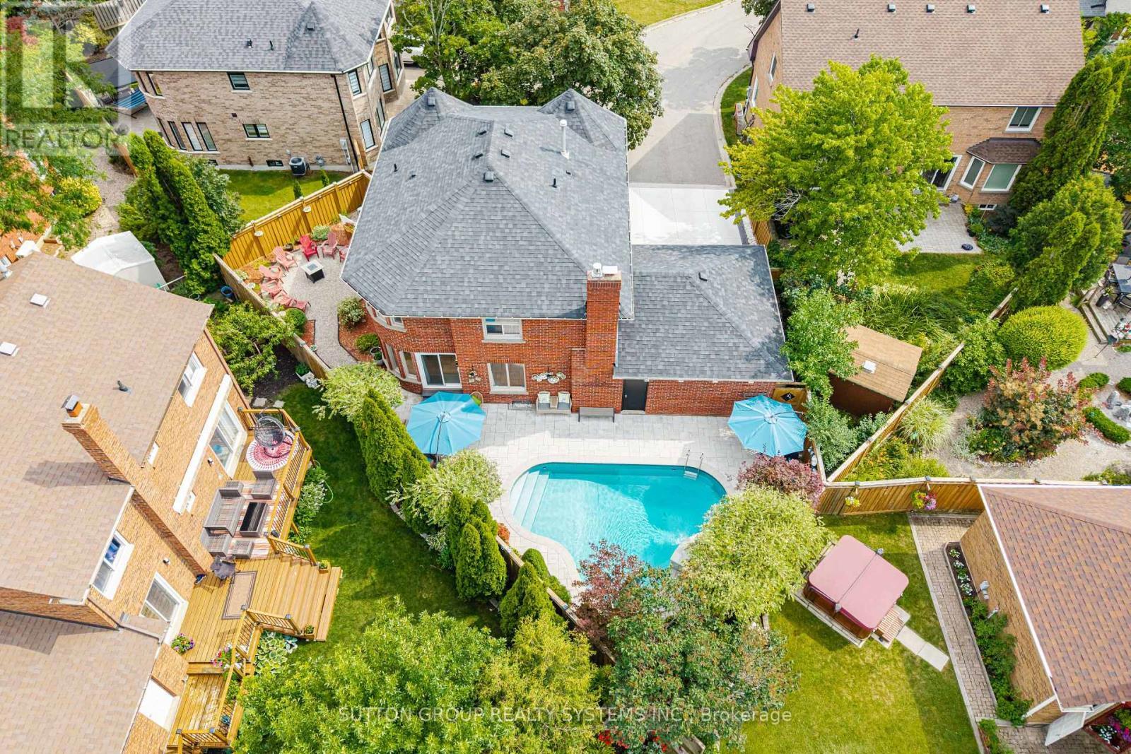 6615 Snow Goose Lane, Mississauga, ON - Outdoor With In Ground Pool