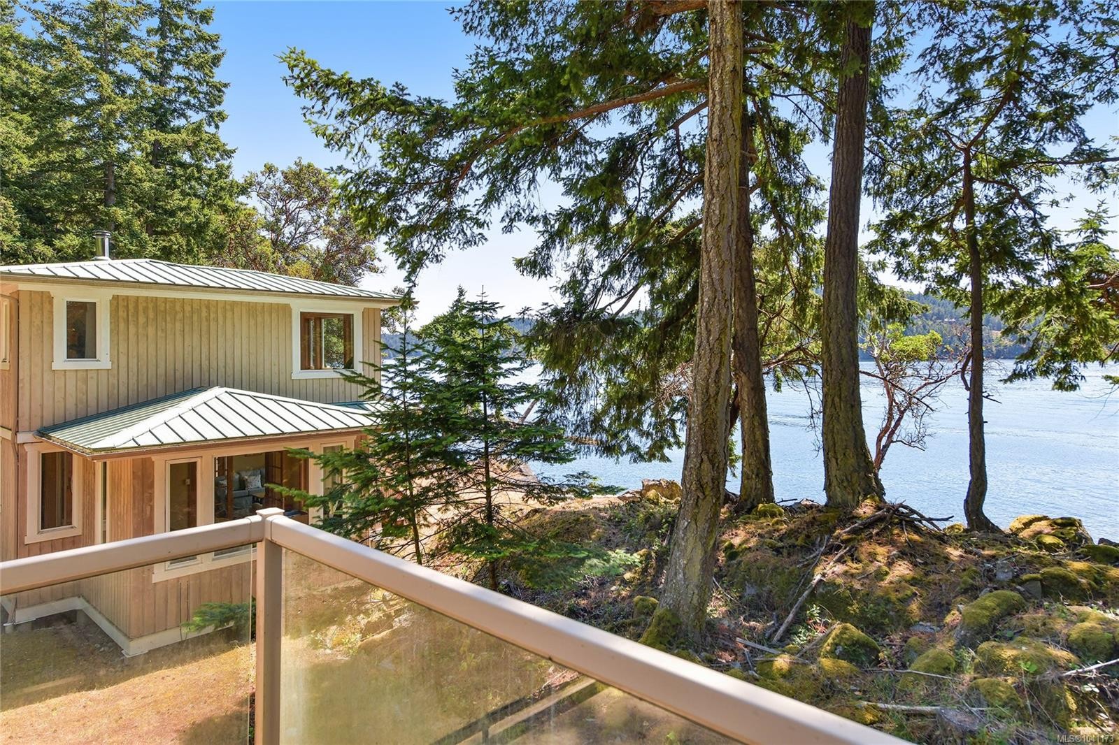 647 Dinner Bay Rd, Mayne Island, BC
