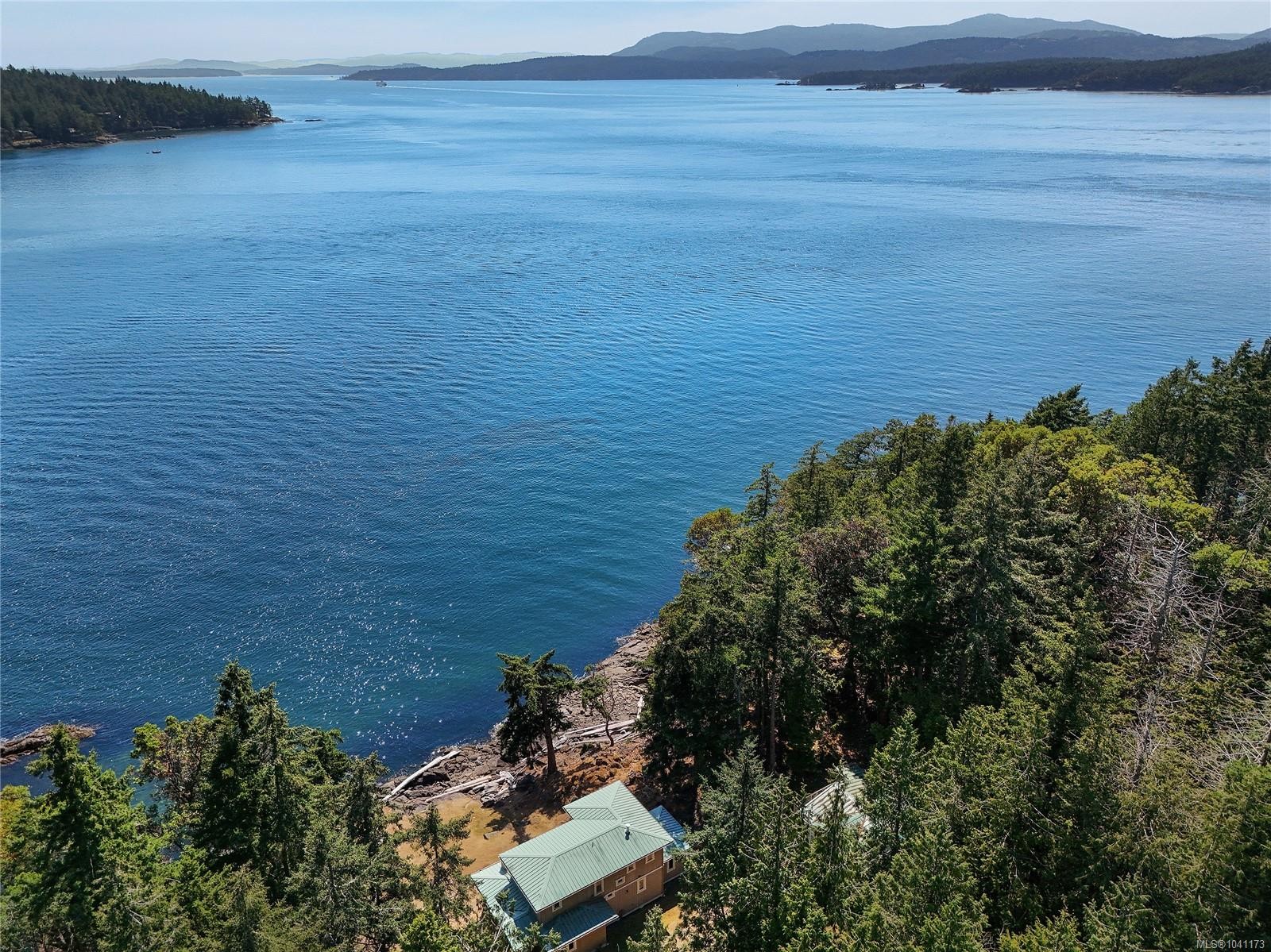 647 Dinner Bay Rd, Mayne Island, BC