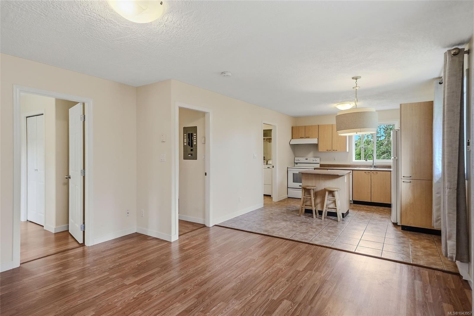 1688 Maple Bay Rd, Duncan, BC