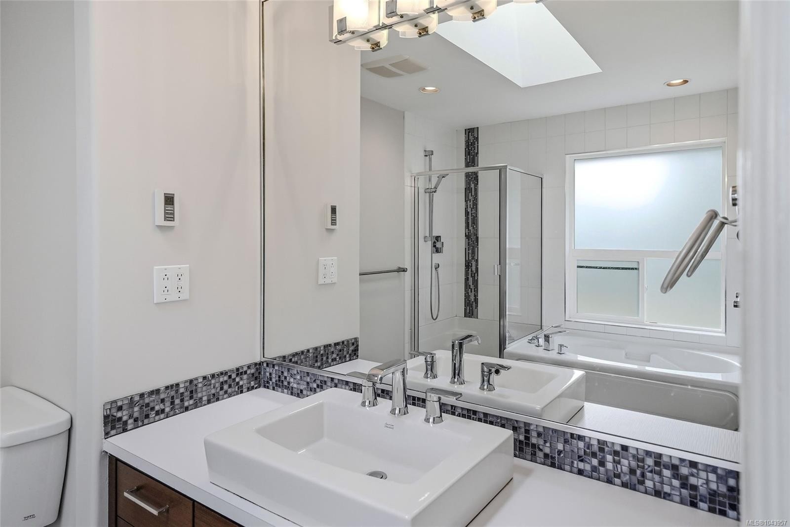 1688 Maple Bay Rd, Duncan, BC