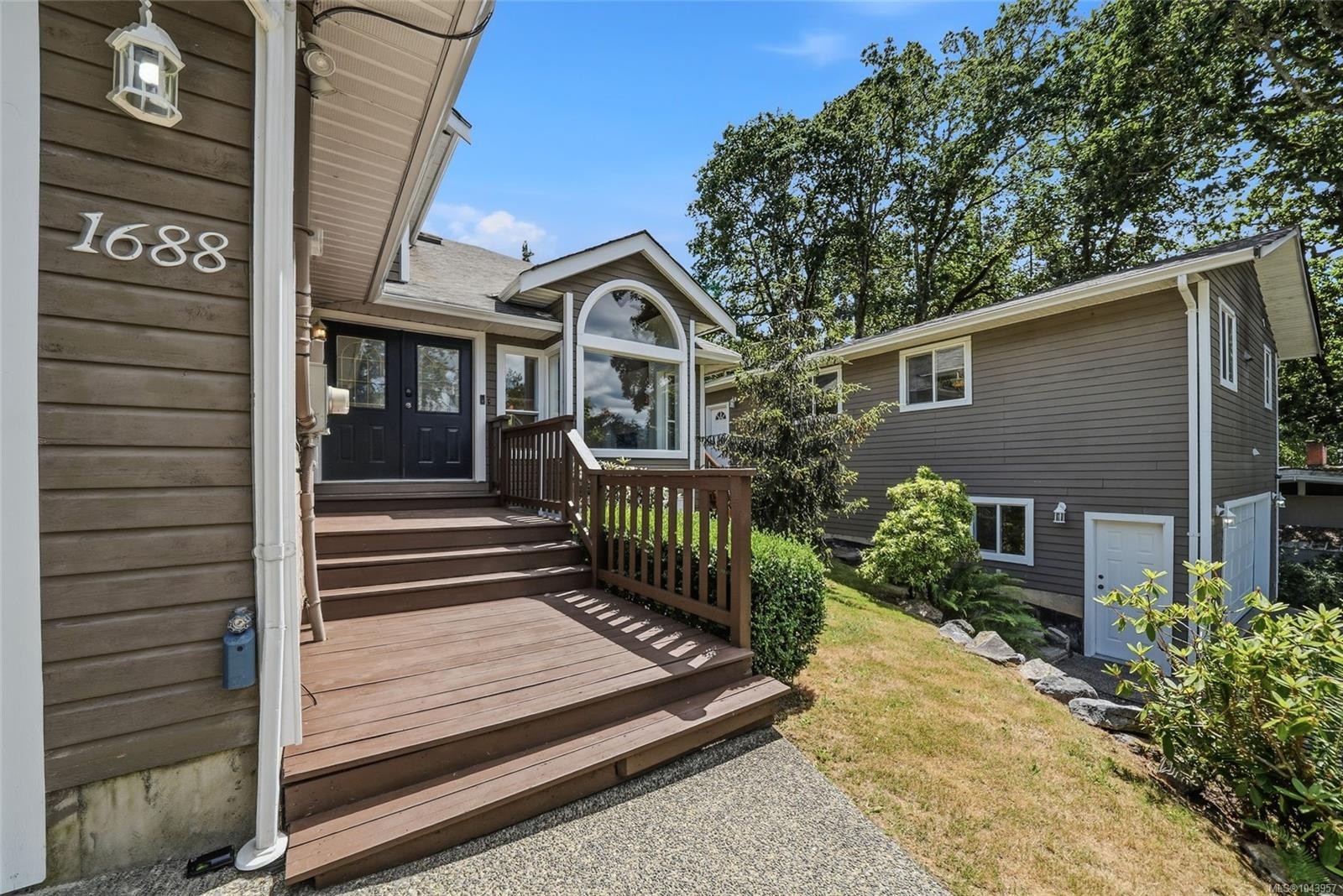 1688 Maple Bay Rd, Duncan, BC