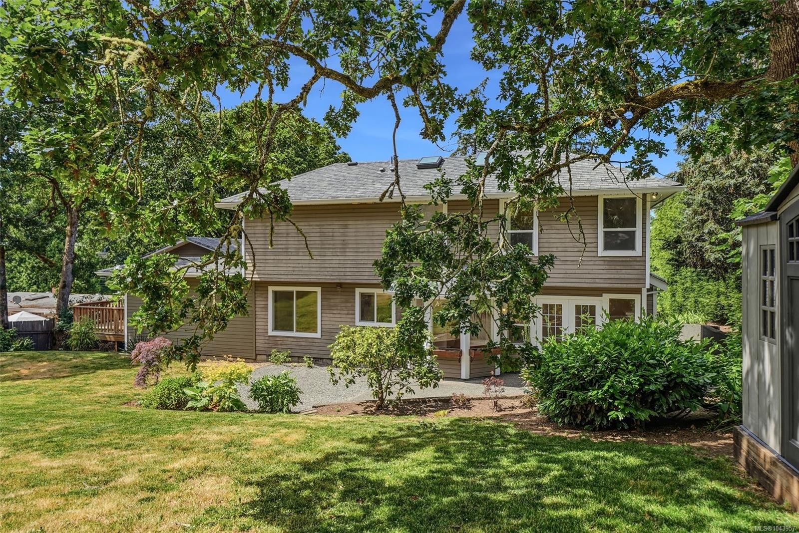1688 Maple Bay Rd, Duncan, BC