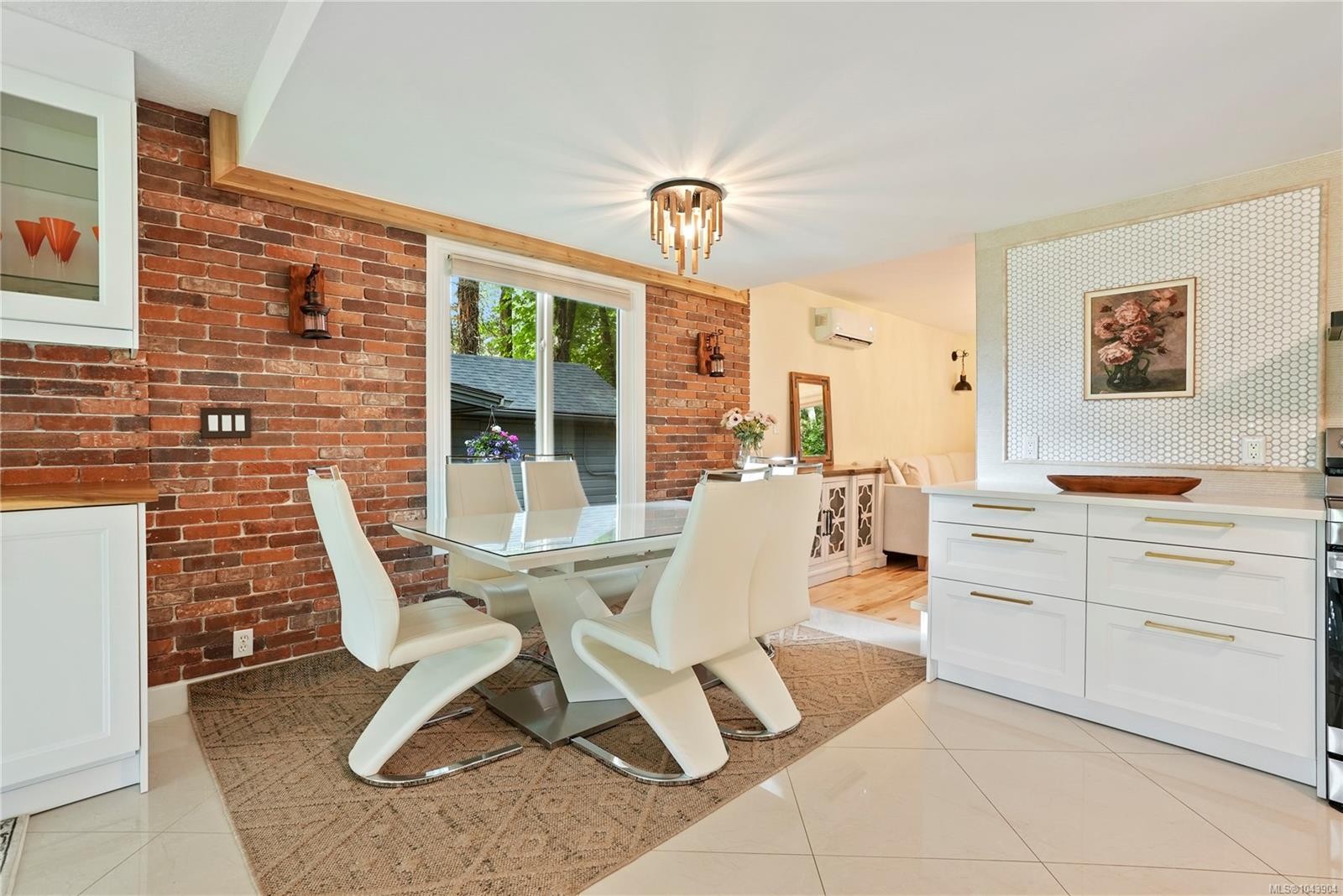 5470 Alderley Rd, Saanich, BC