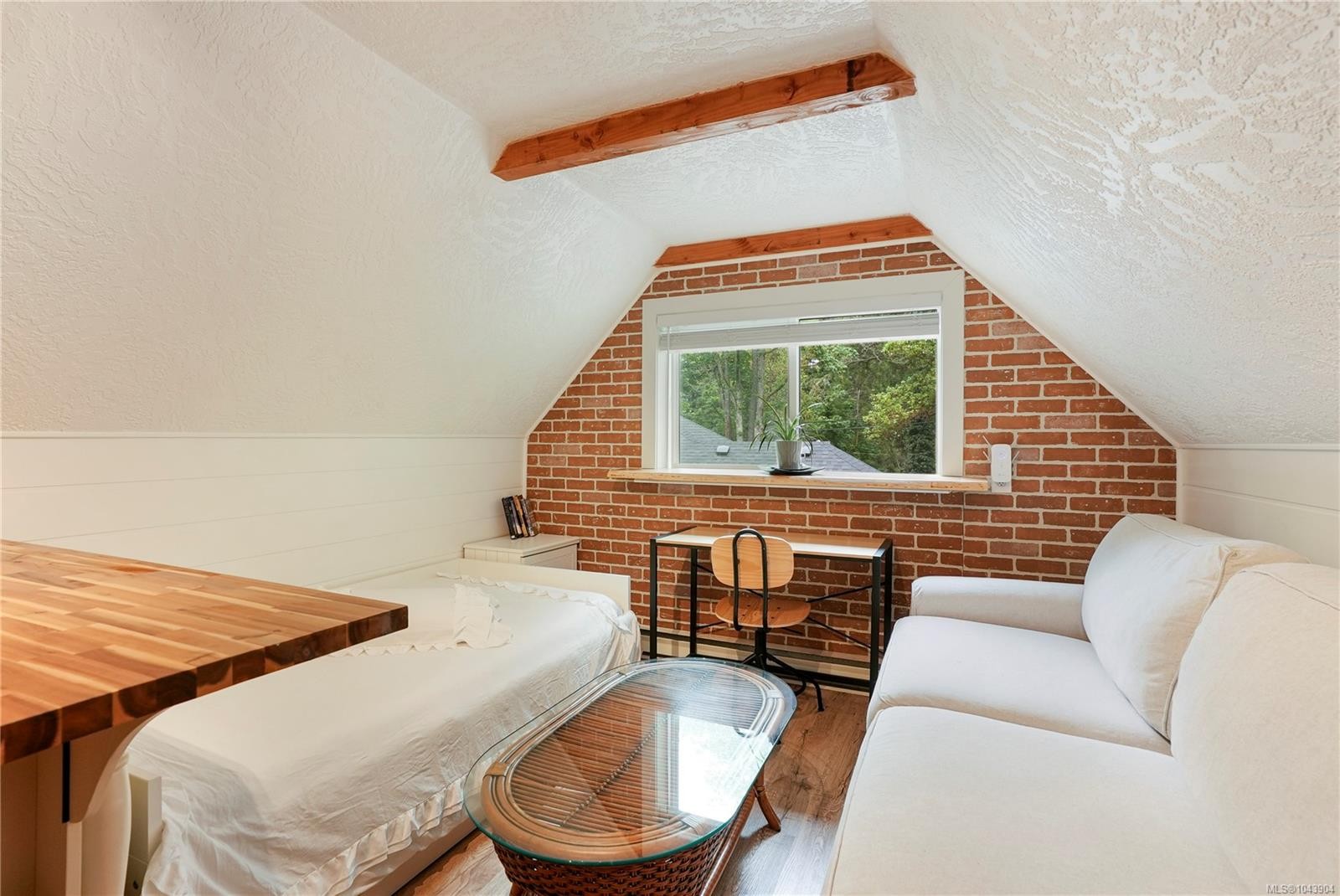 5470 Alderley Rd, Saanich, BC