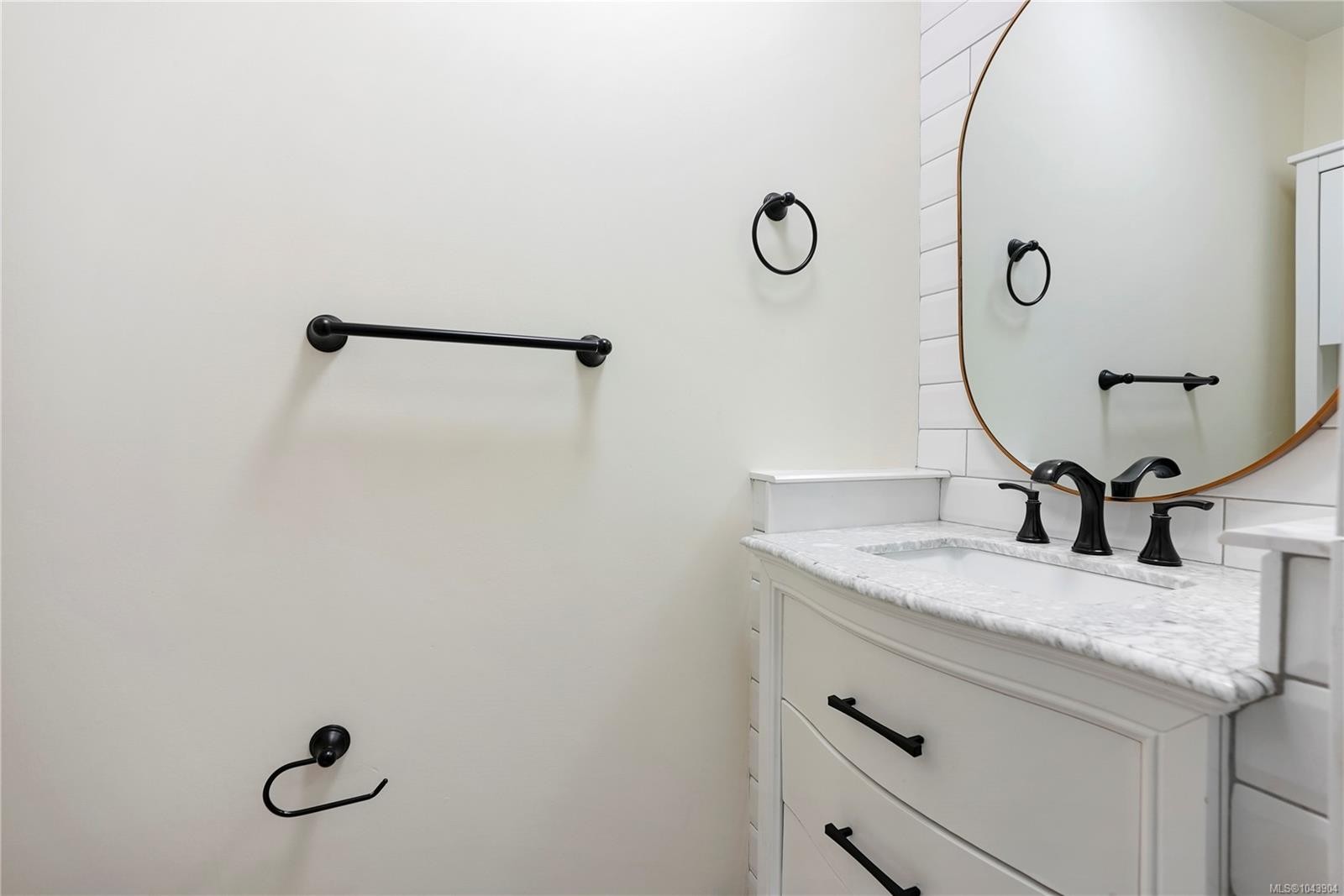 5470 Alderley Rd, Saanich, BC
