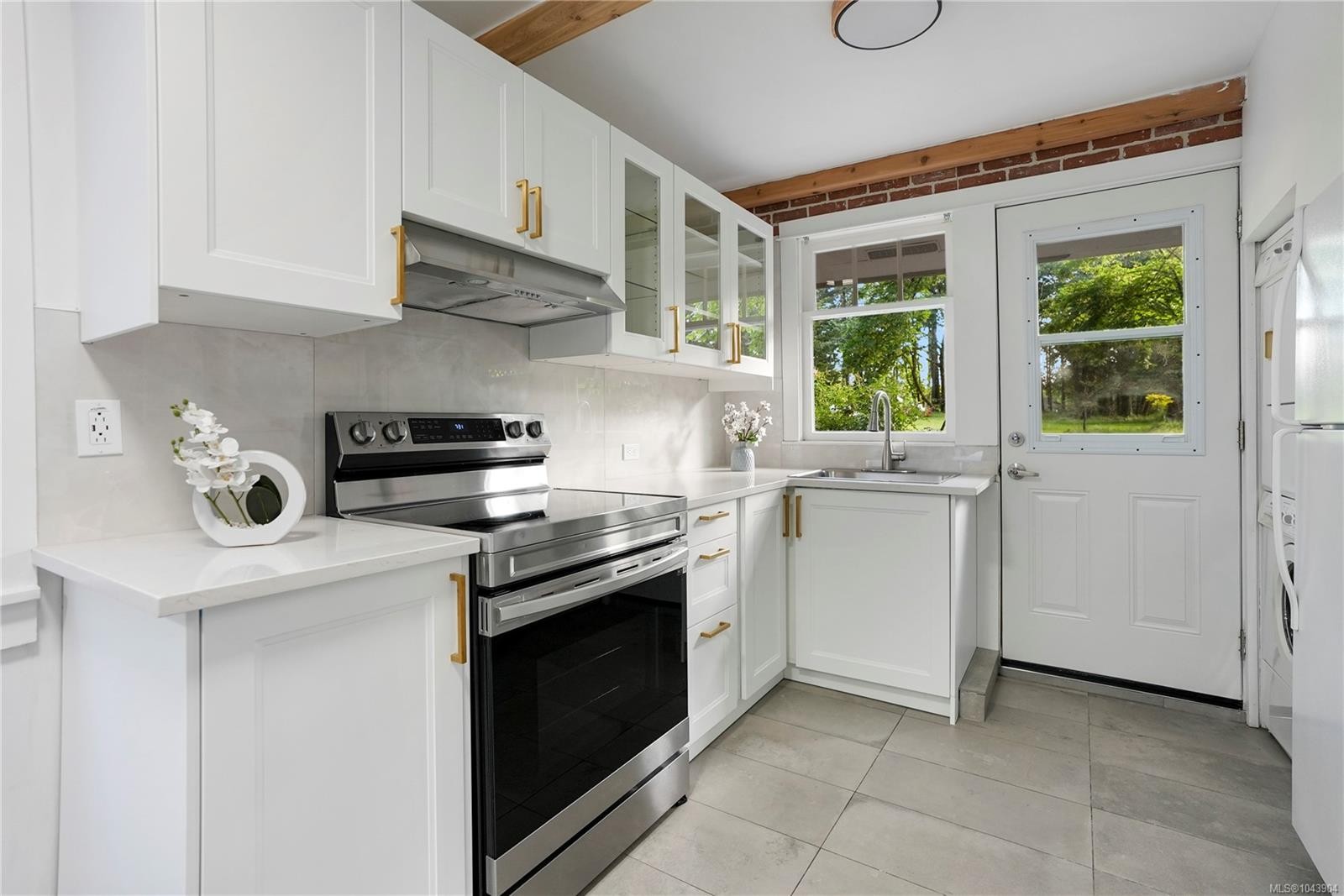 5470 Alderley Rd, Saanich, BC