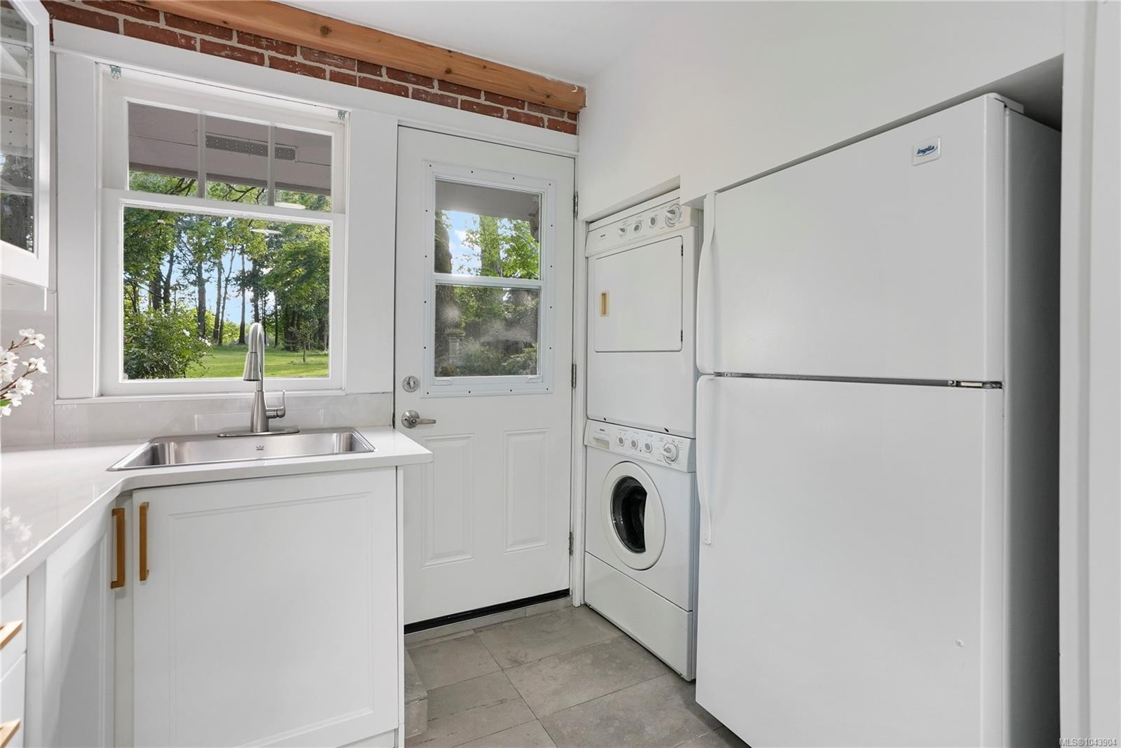 5470 Alderley Rd, Saanich, BC