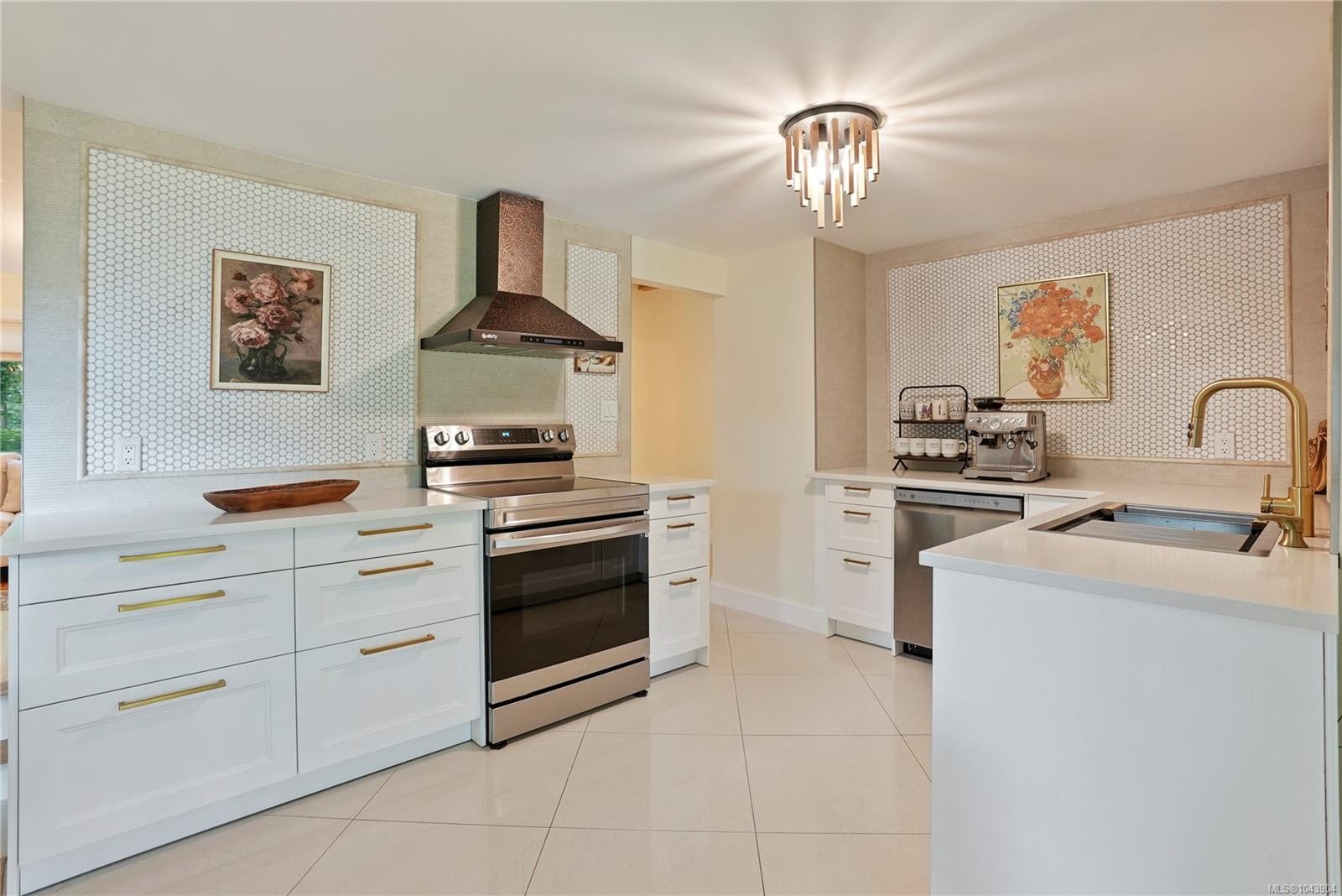 5470 Alderley Rd, Saanich, BC