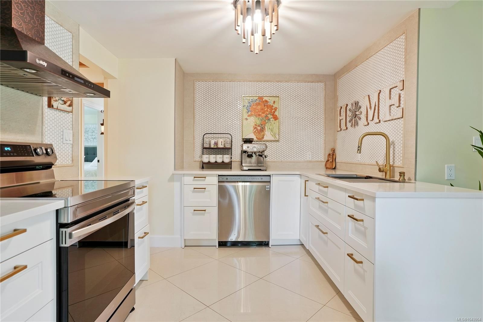 5470 Alderley Rd, Saanich, BC