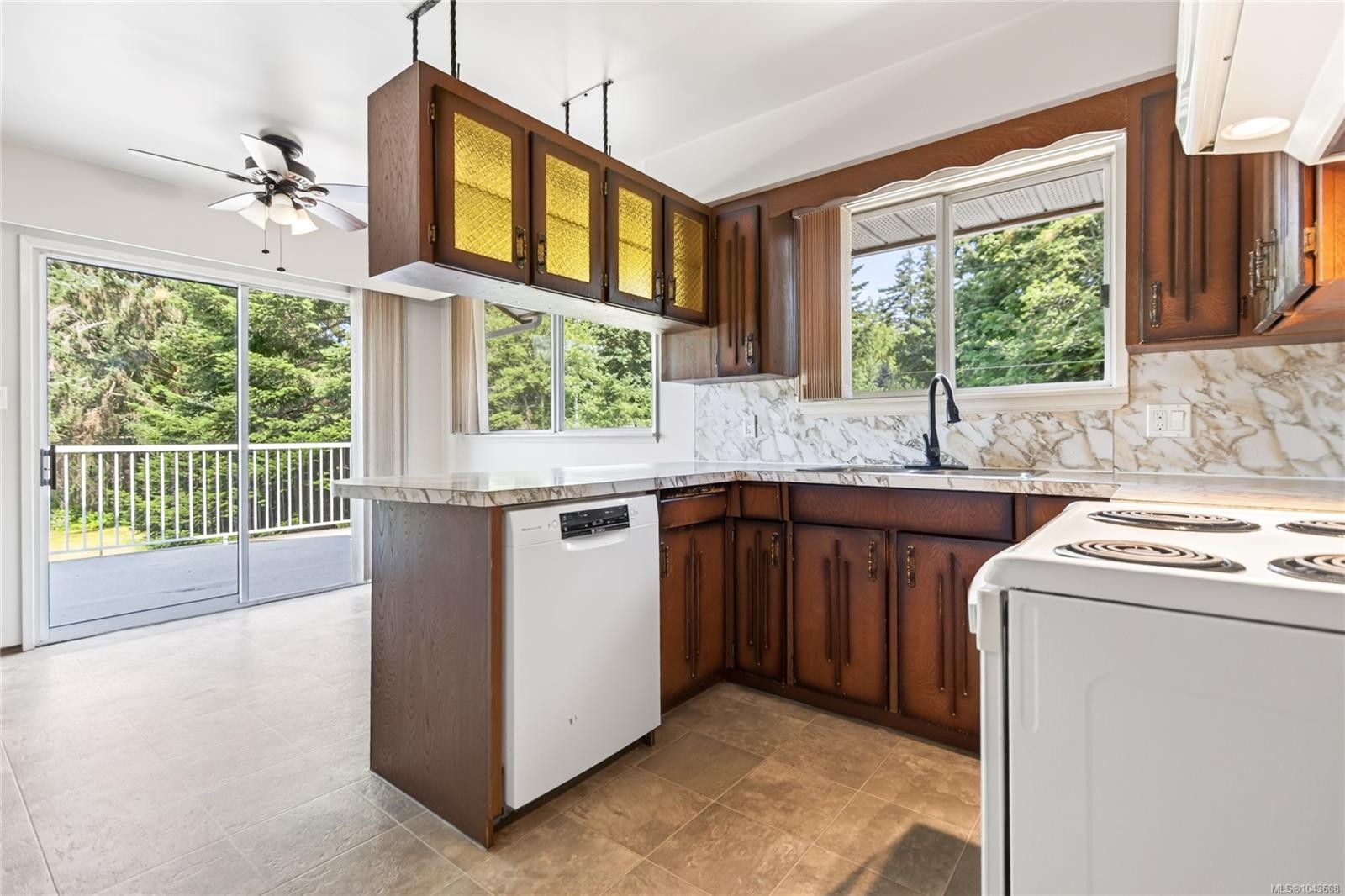 1847 Miracle Beach Dr, Black Creek, BC