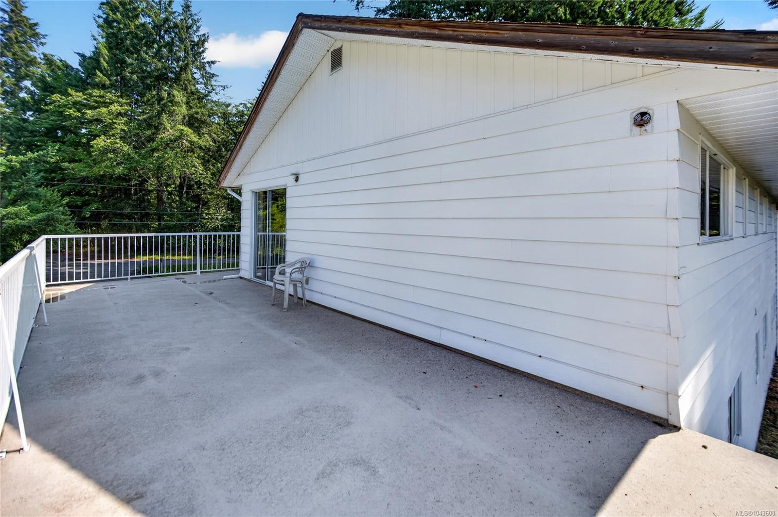 1847 Miracle Beach Dr, Black Creek, BC