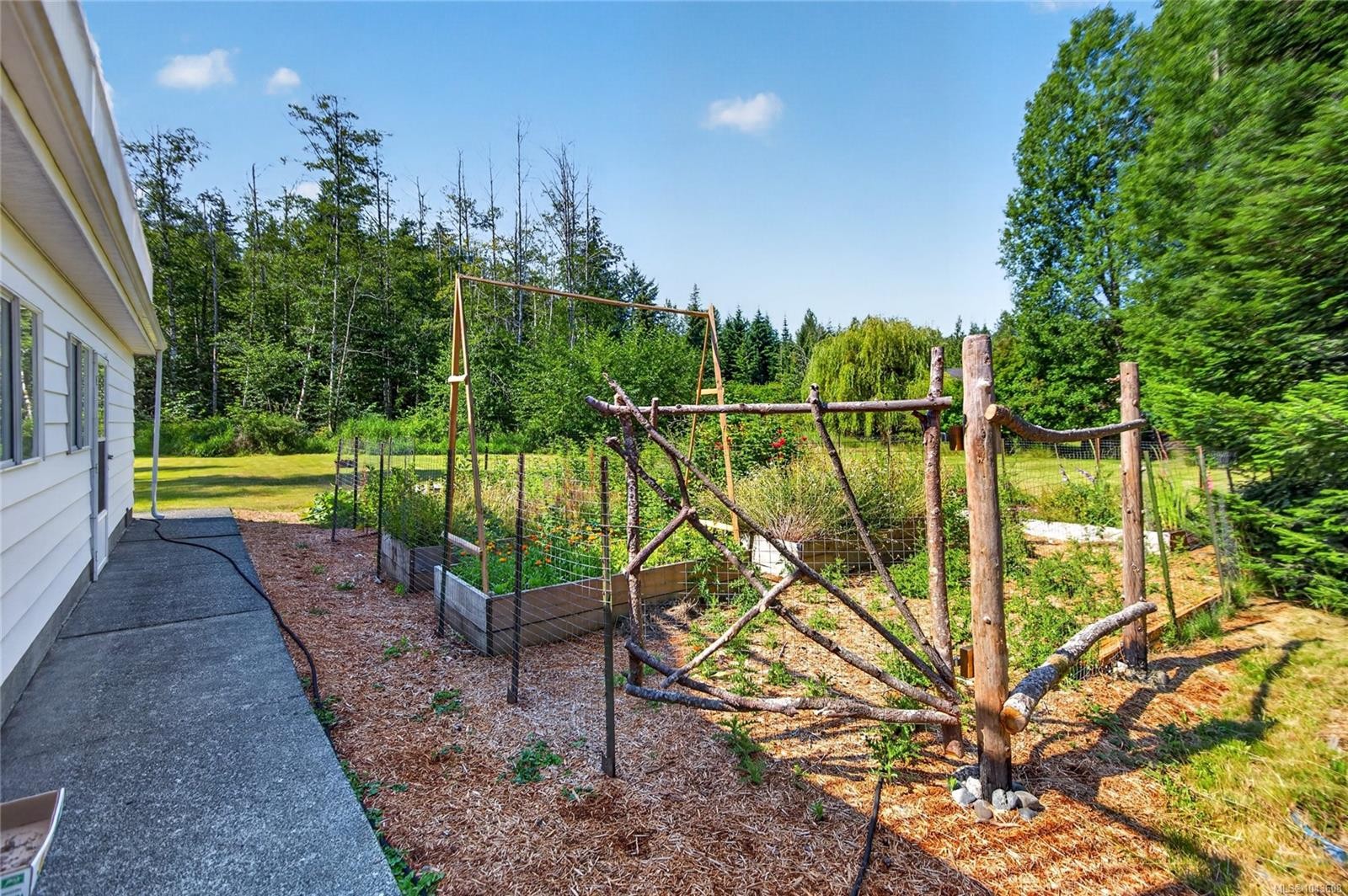 1847 Miracle Beach Dr, Black Creek, BC