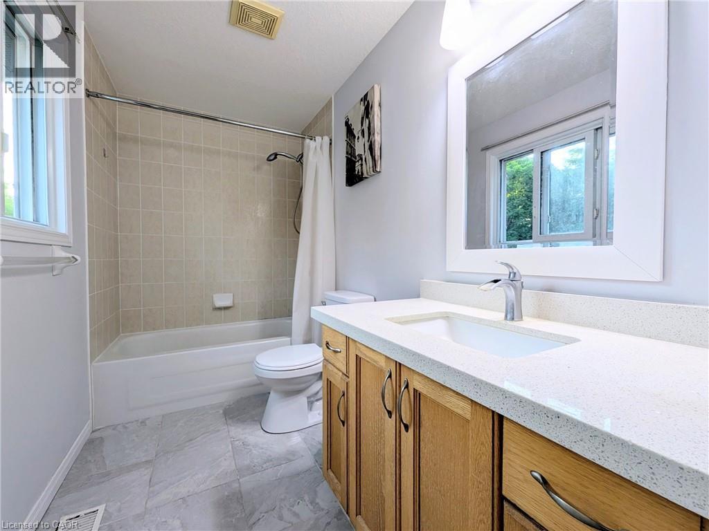 553 Blue Beech Boulevard, Waterloo, ON - Indoor Photo Showing Bathroom