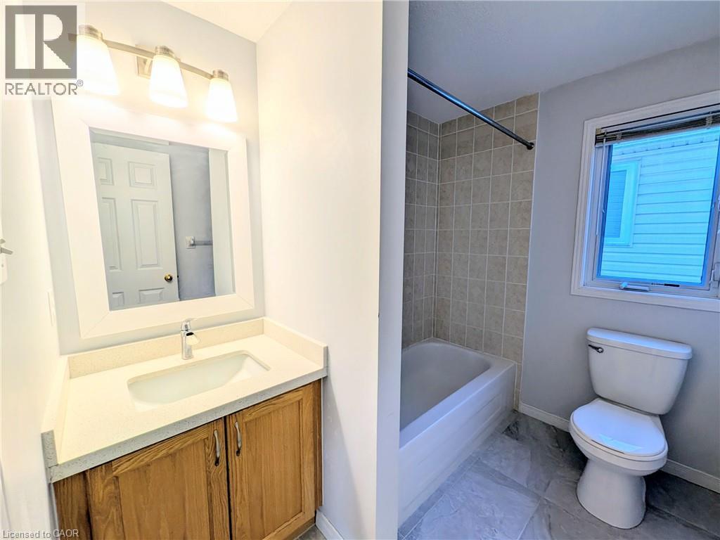 553 Blue Beech Boulevard, Waterloo, ON - Indoor Photo Showing Bathroom