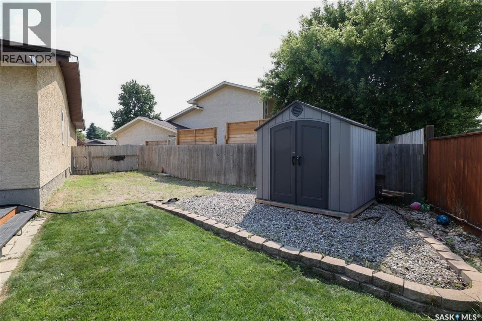 3419 Keehr Place E, Regina, SK - Outdoor
