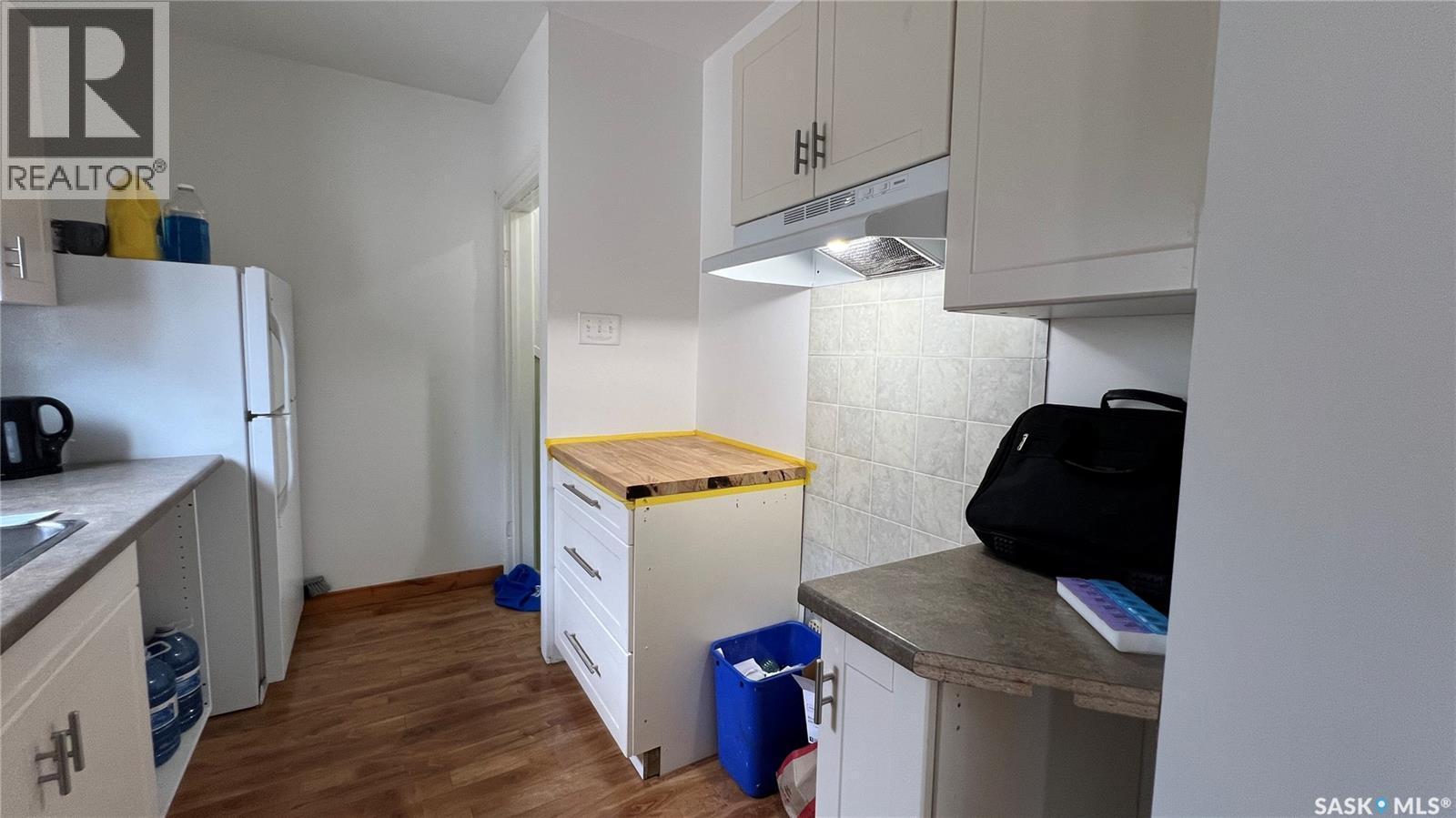 355 10Th Street E, Prince Albert, SK - Indoor Photo Showing Kitchen