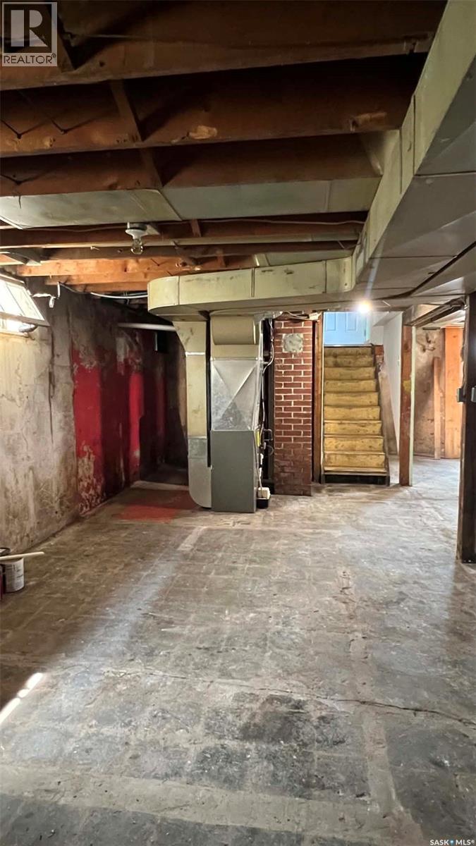 355 10Th Street E, Prince Albert, SK - Indoor Photo Showing Basement