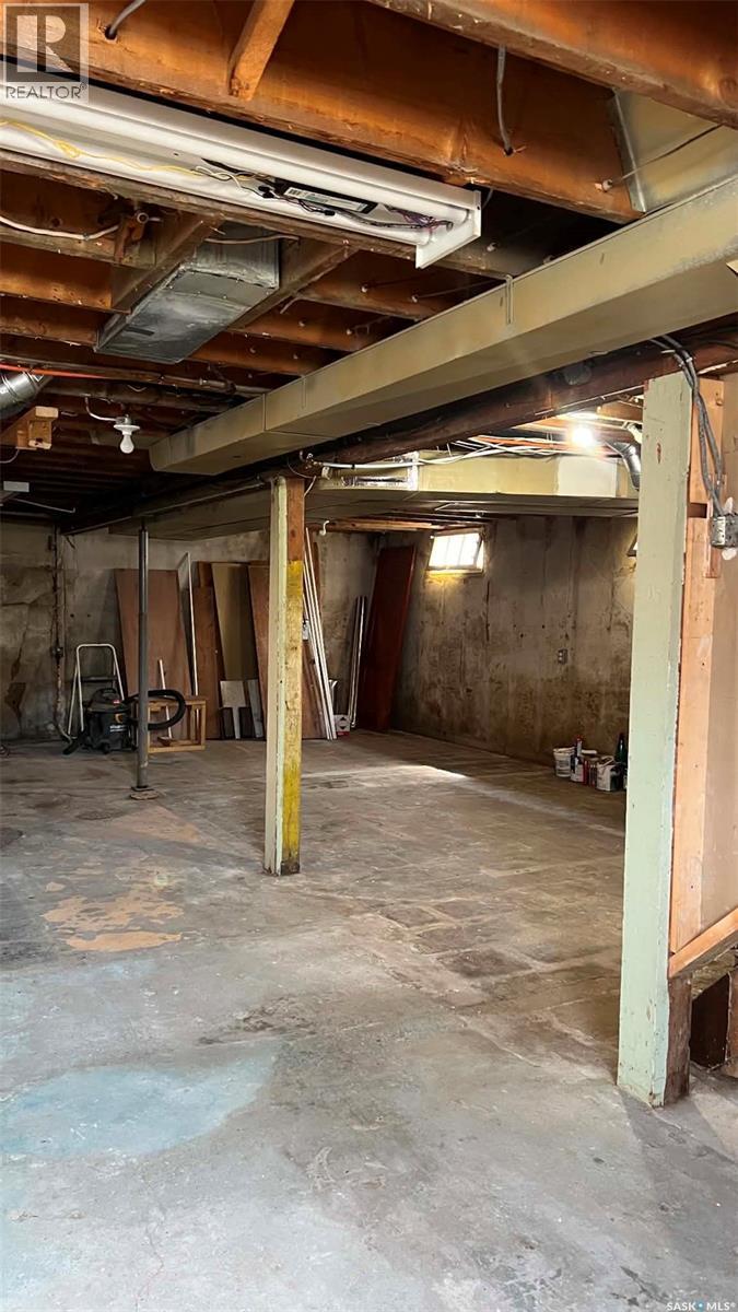 355 10Th Street E, Prince Albert, SK - Indoor Photo Showing Basement