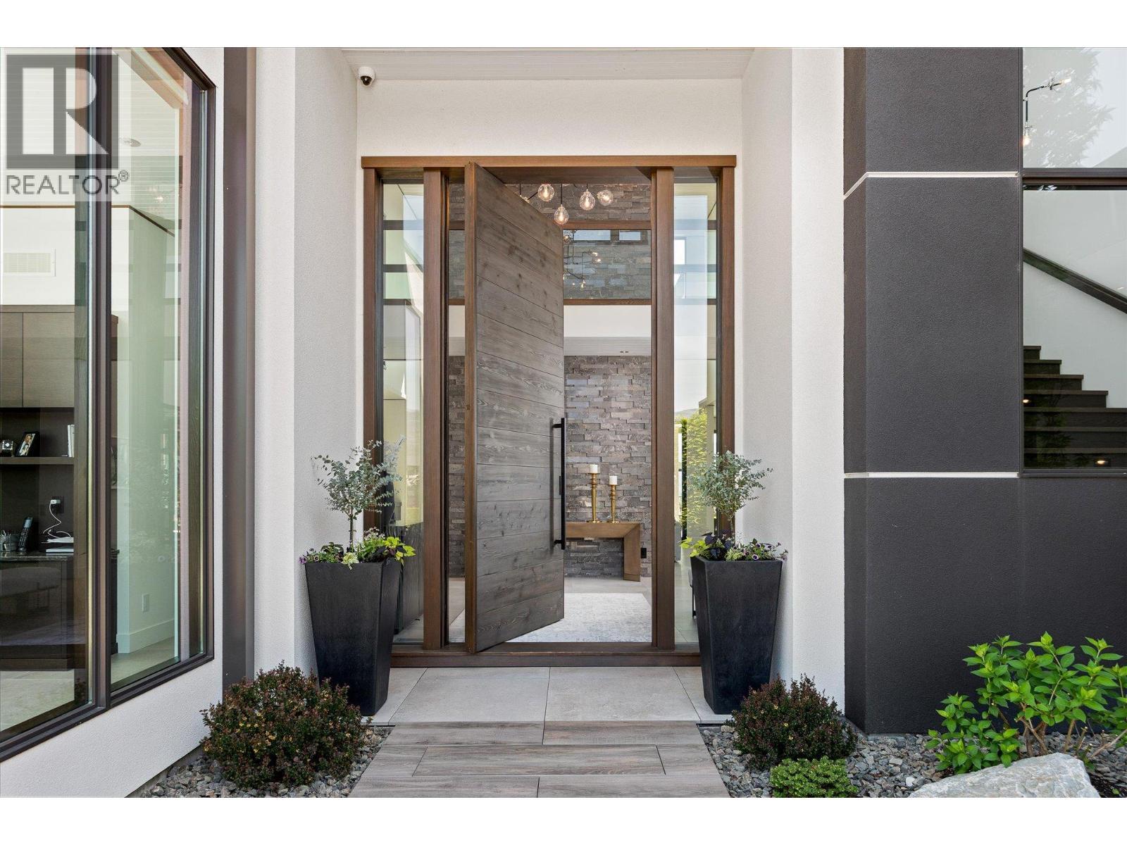 2463 Thacker Drive, West Kelowna, BC - With Exterior