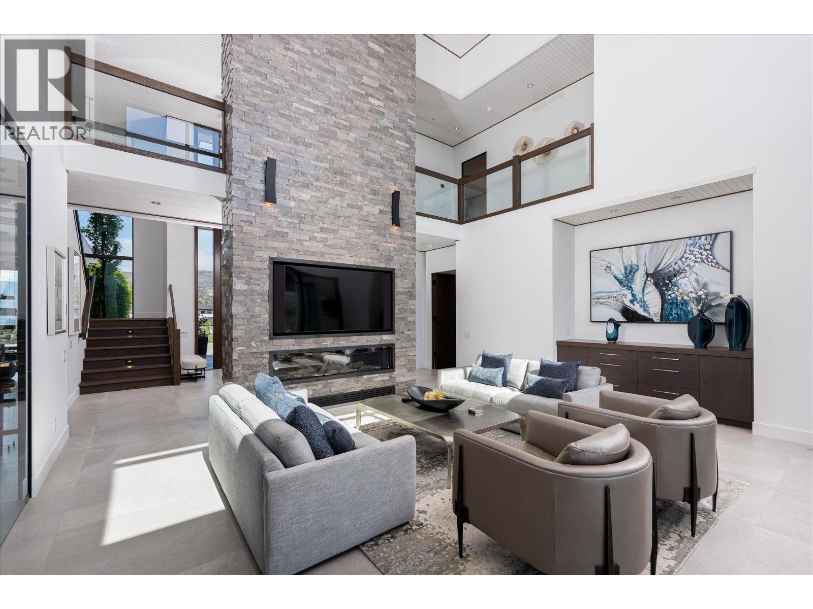 2463 Thacker Drive, West Kelowna, BC - Indoor Photo Showing Other Room