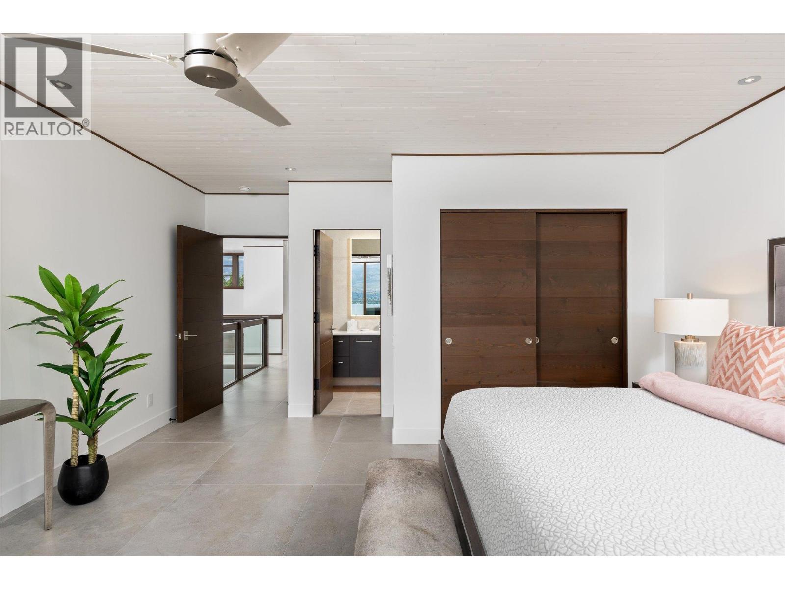 2463 Thacker Drive, West Kelowna, BC - Indoor Photo Showing Bedroom