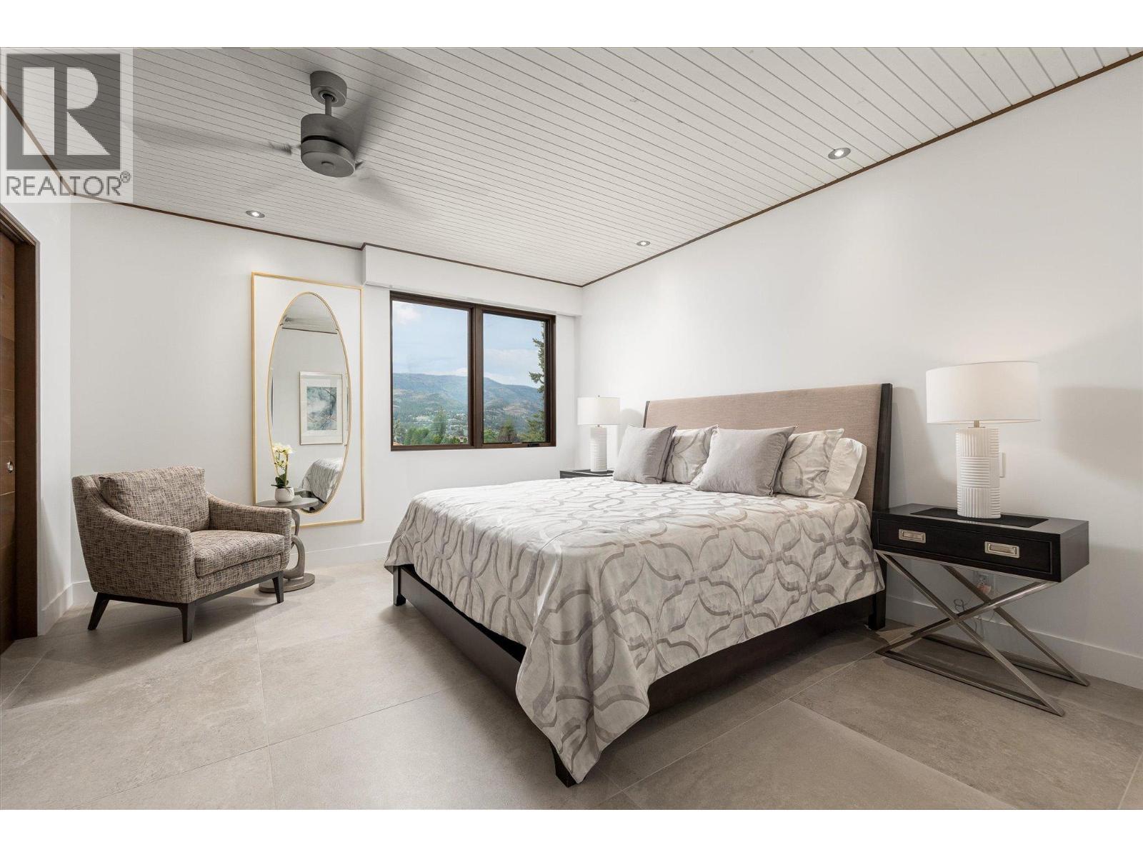 2463 Thacker Drive, West Kelowna, BC - Indoor Photo Showing Bedroom