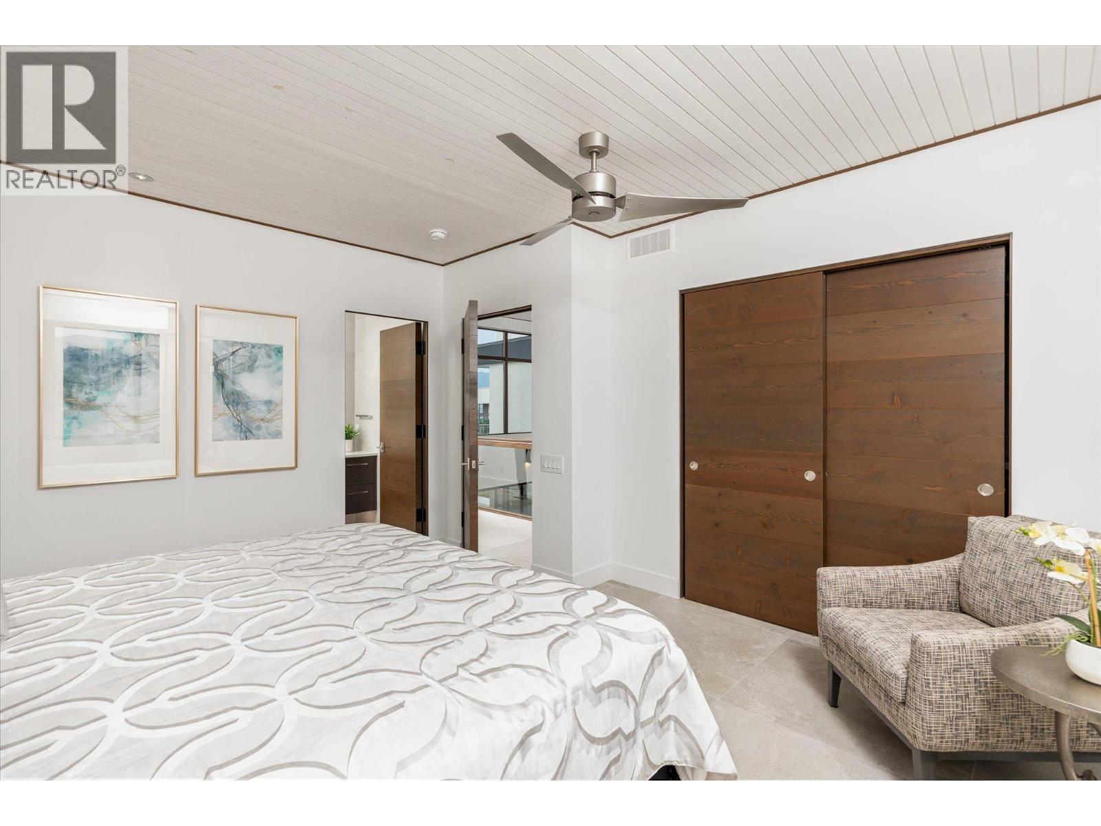 2463 Thacker Drive, West Kelowna, BC - Indoor Photo Showing Bedroom