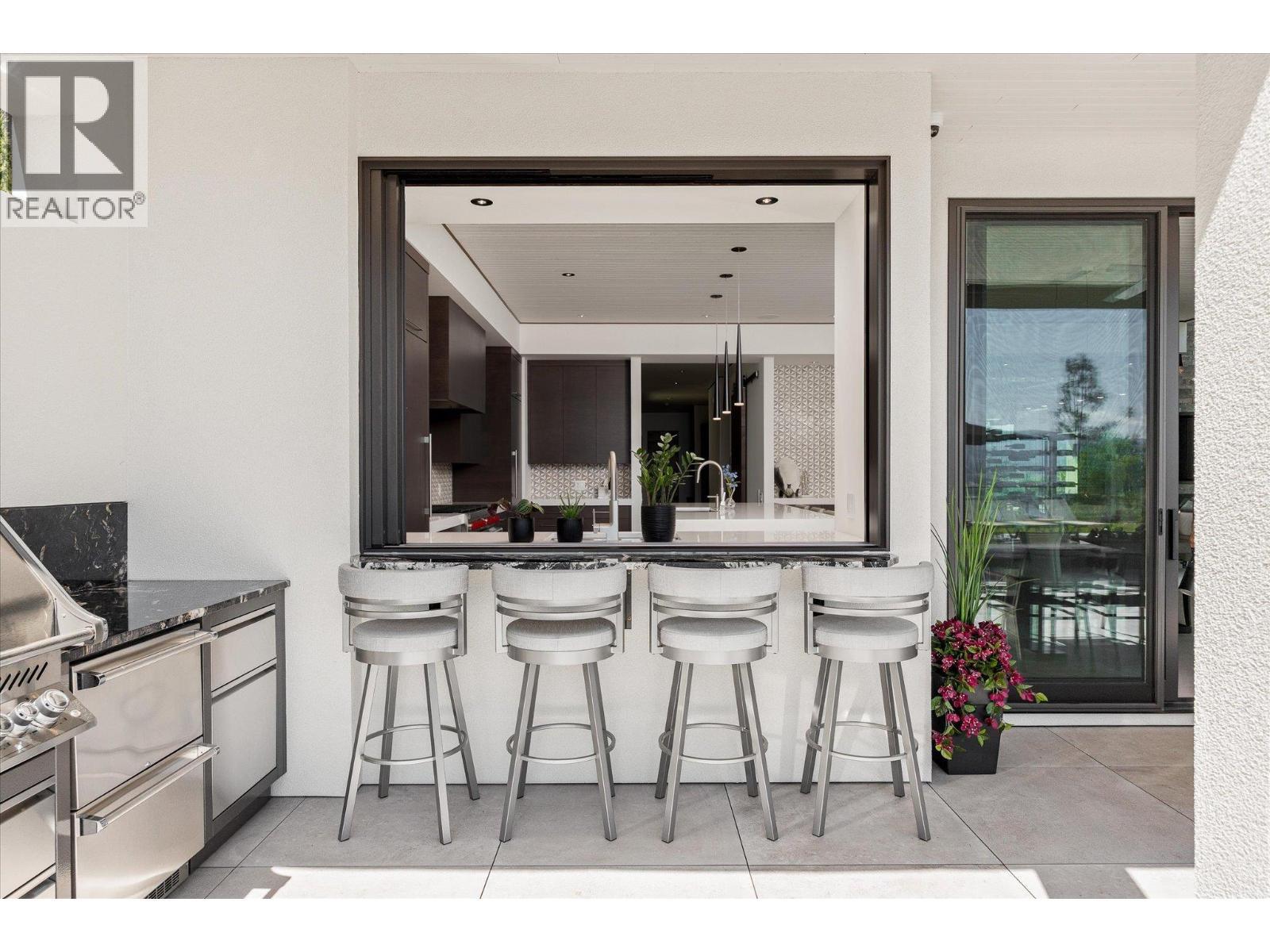 2463 Thacker Drive, West Kelowna, BC - Indoor
