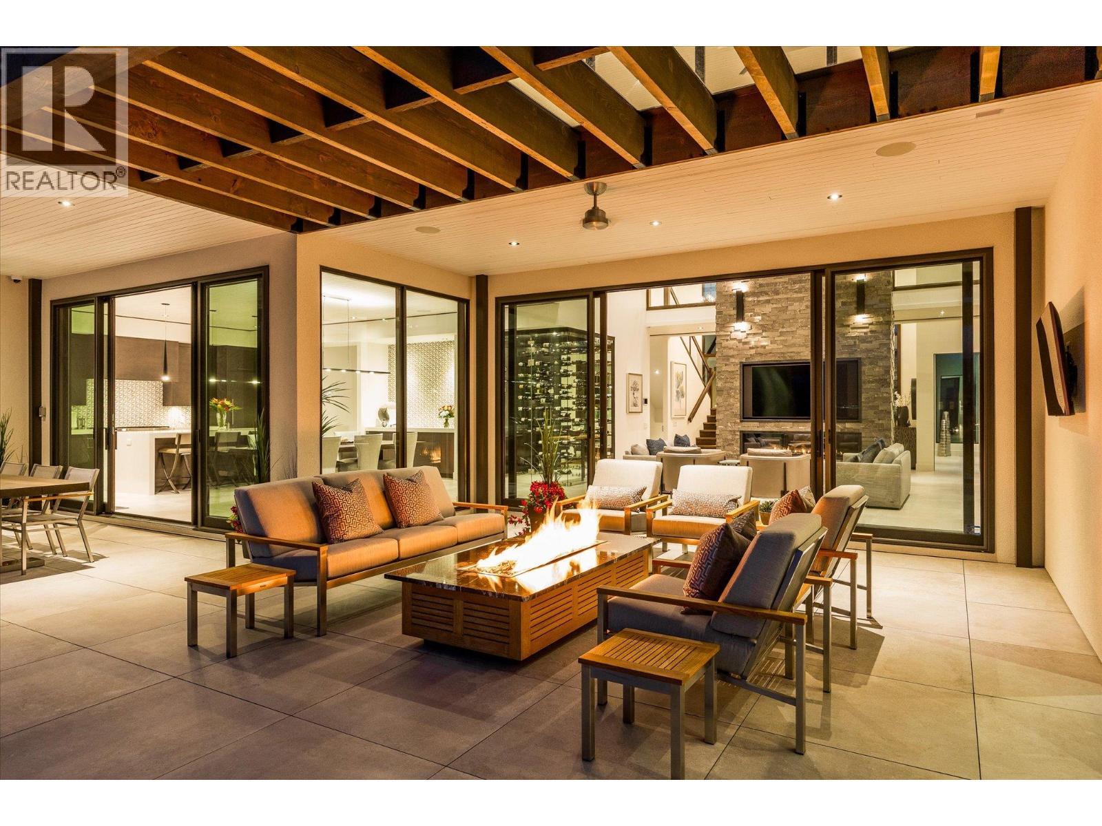 2463 Thacker Drive, West Kelowna, BC - Indoor