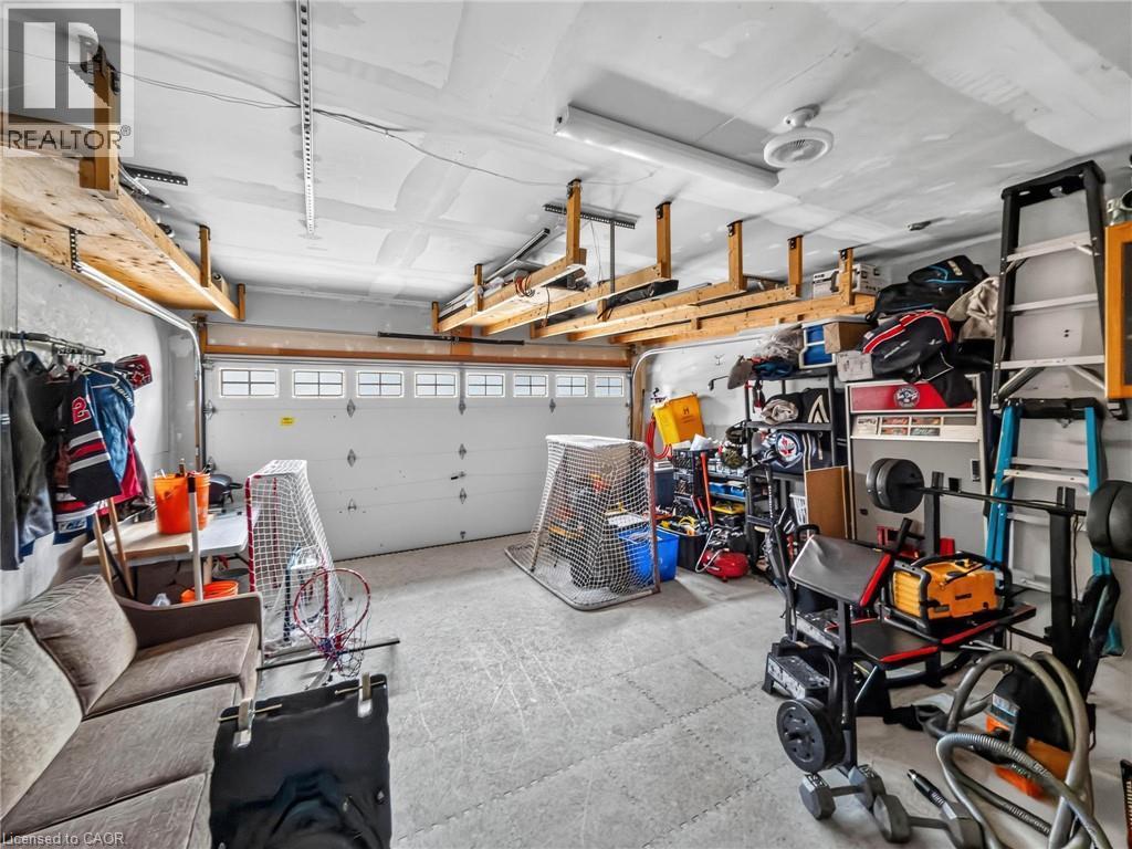 3 Hitching Post Ridge, Binbrook, ON - Indoor Photo Showing Garage