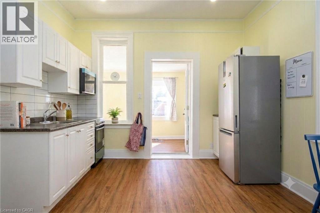 10 Shanley Street, Kitchener, ON - Indoor Photo Showing Kitchen