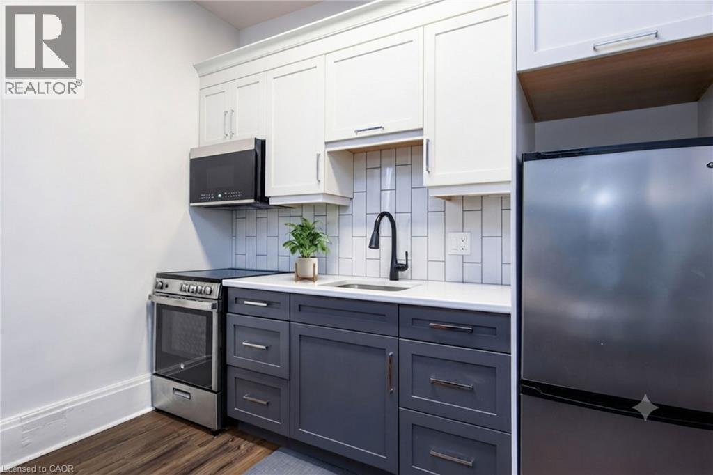 10 Shanley Street, Kitchener, ON - Indoor Photo Showing Kitchen