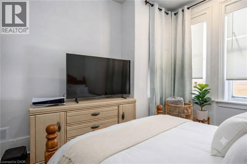 10 Shanley Street, Kitchener, ON - Indoor Photo Showing Bedroom