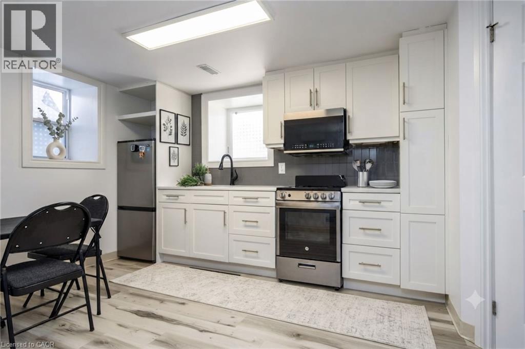 10 Shanley Street, Kitchener, ON - Indoor Photo Showing Kitchen