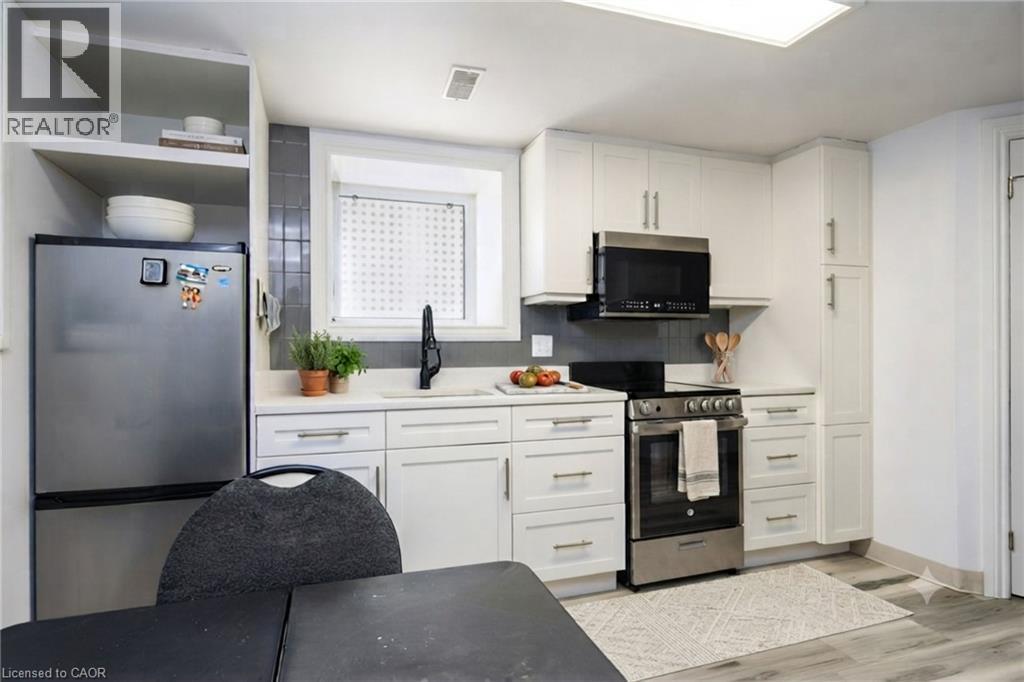 10 Shanley Street, Kitchener, ON - Indoor Photo Showing Kitchen