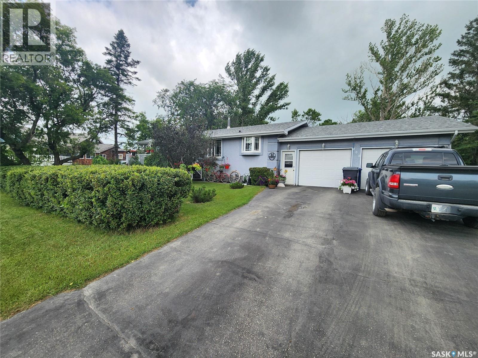 808 Assiniboia Avenue, Stoughton, SK - Outdoor