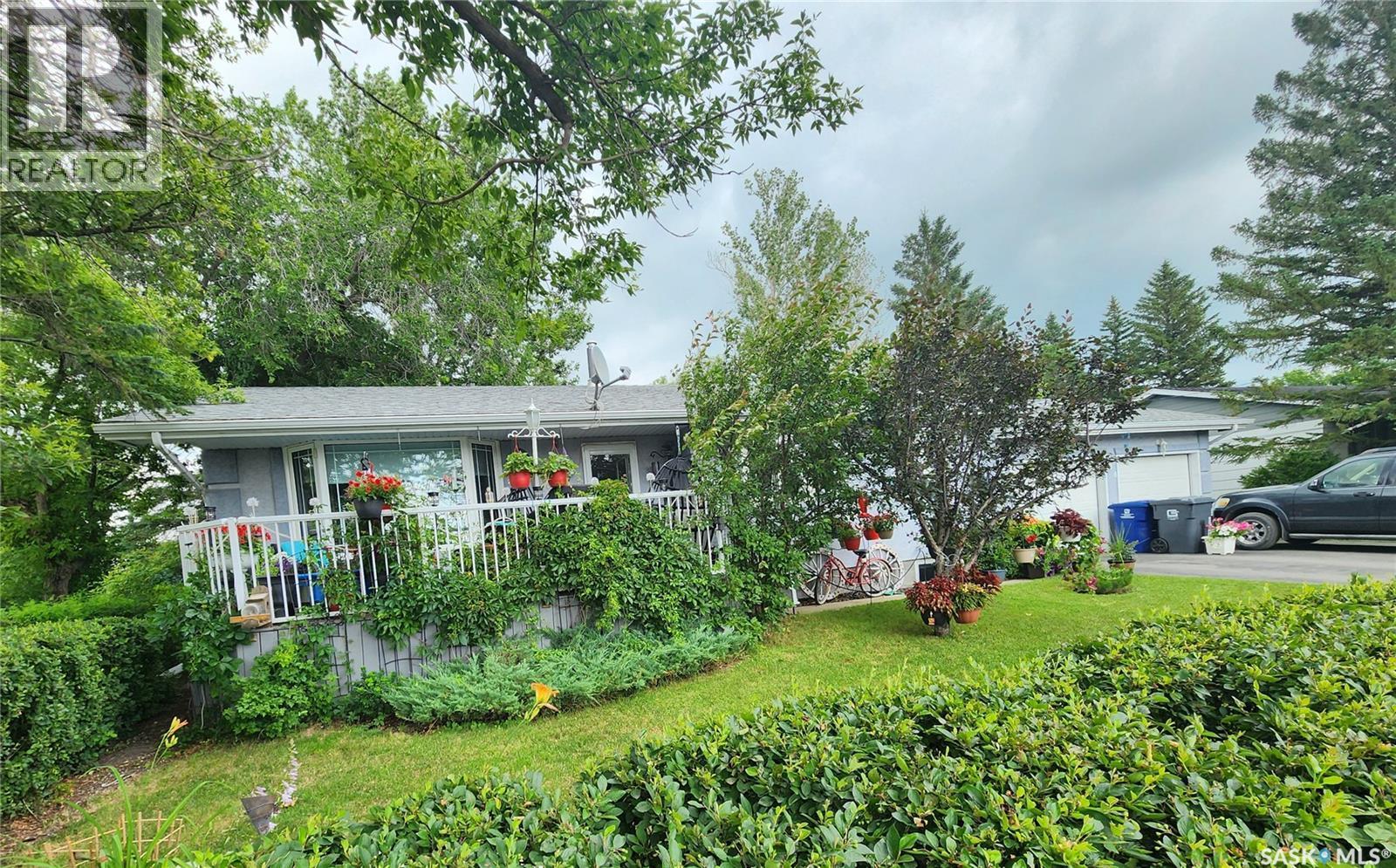 808 Assiniboia Avenue, Stoughton, SK - Outdoor