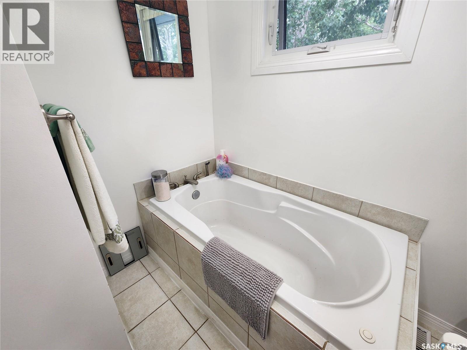 808 Assiniboia Avenue, Stoughton, SK - Indoor Photo Showing Bathroom