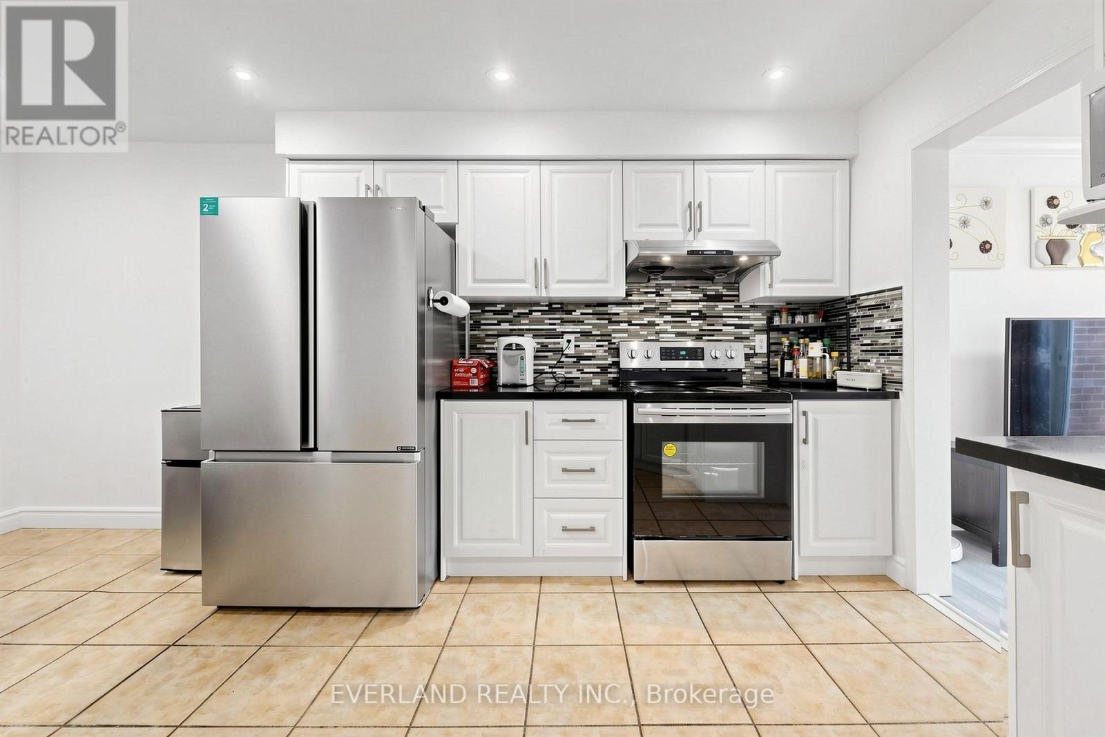 5588 Highbank Road, Mississauga, ON - Indoor Photo Showing Kitchen