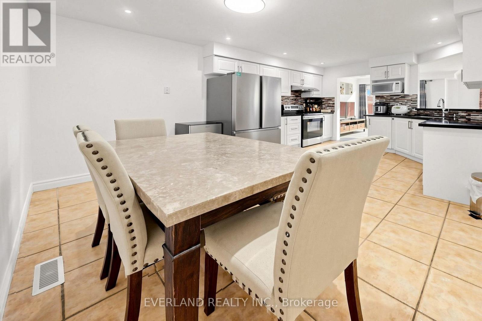 5588 Highbank Road, Mississauga, ON - Indoor