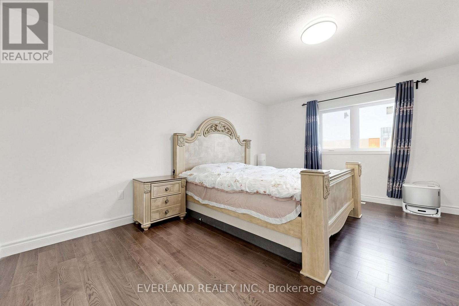 5588 Highbank Road, Mississauga, ON - Indoor Photo Showing Bedroom