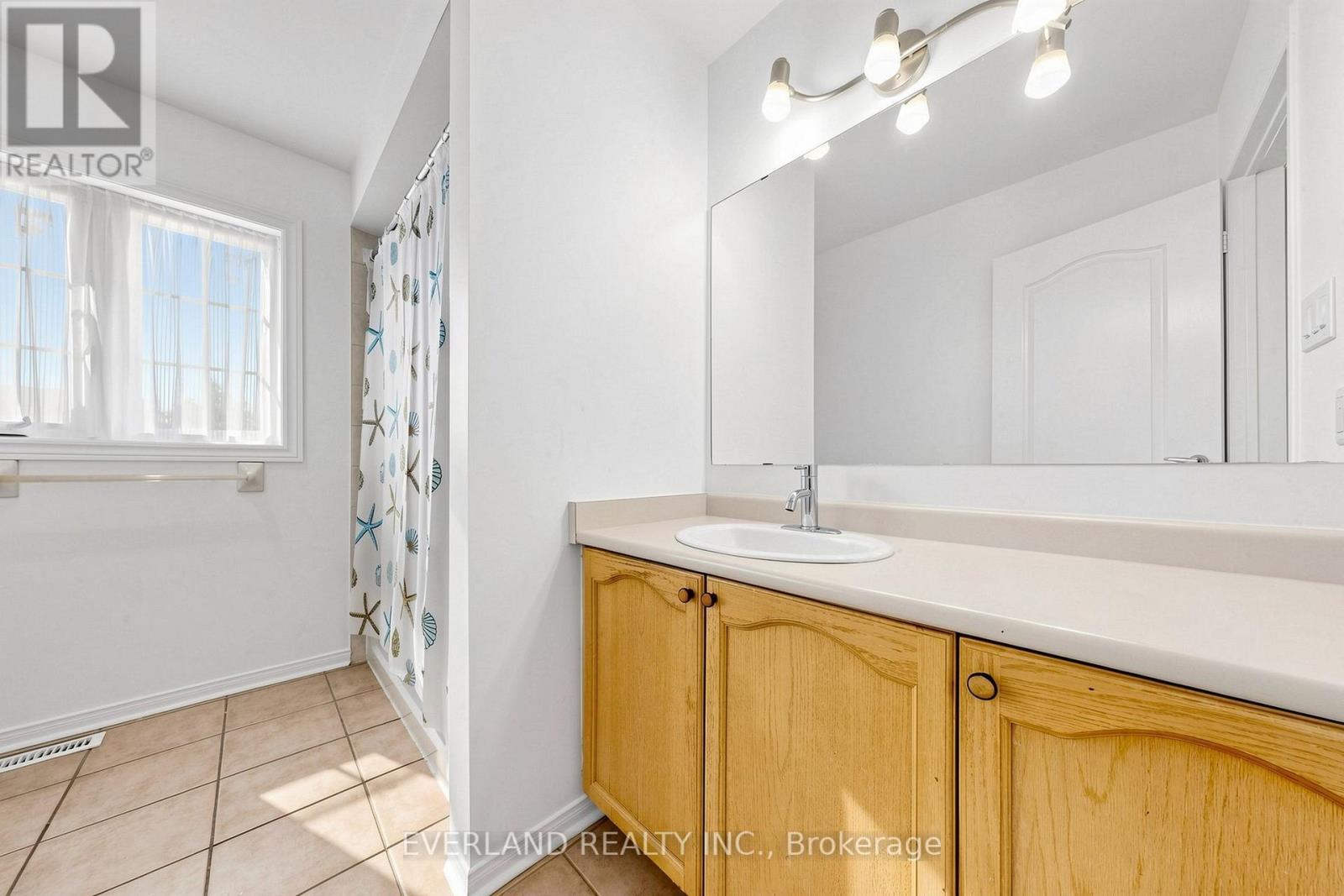 5588 Highbank Road, Mississauga, ON - Indoor Photo Showing Bathroom