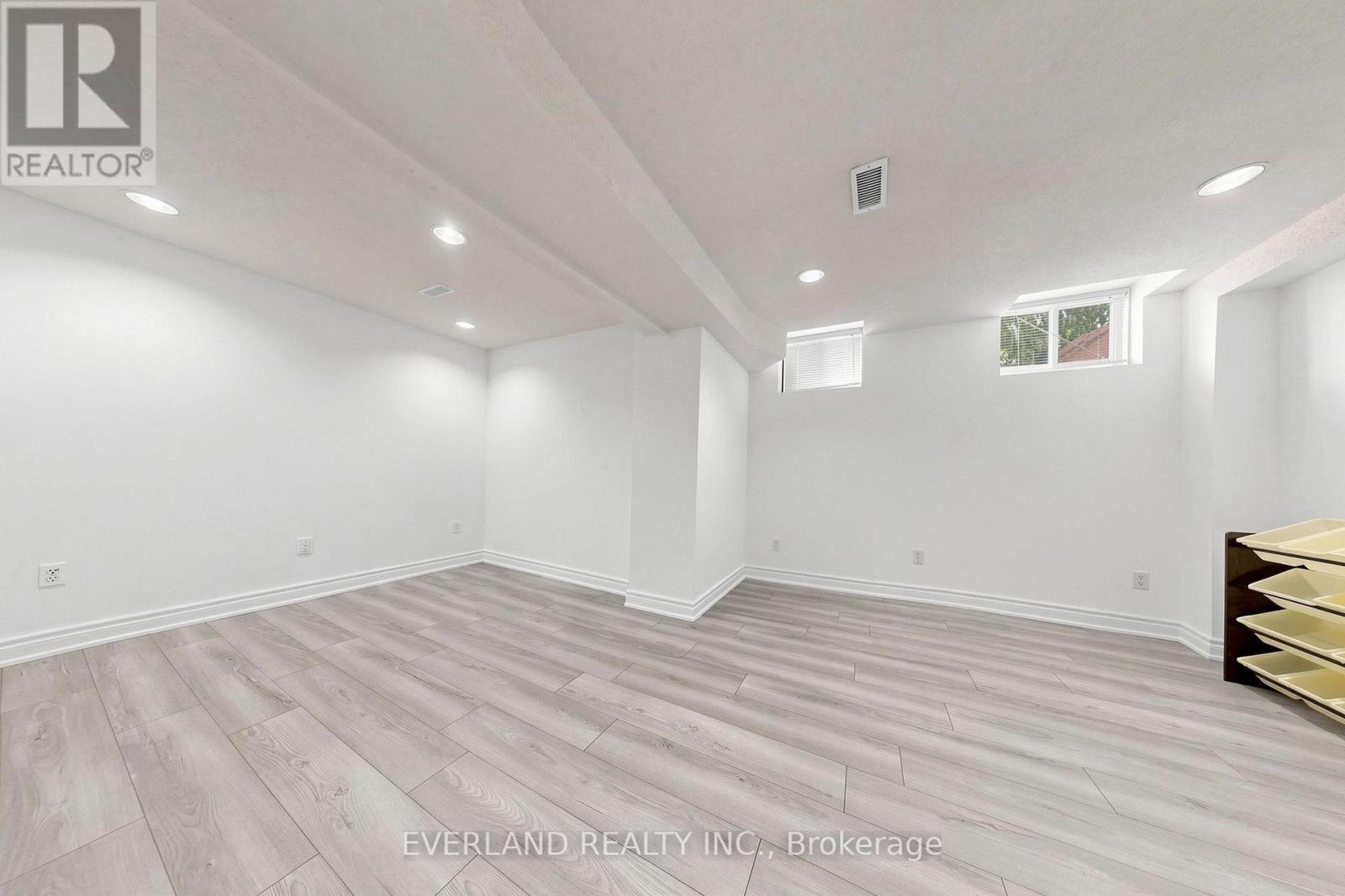 5588 Highbank Road, Mississauga, ON - Indoor