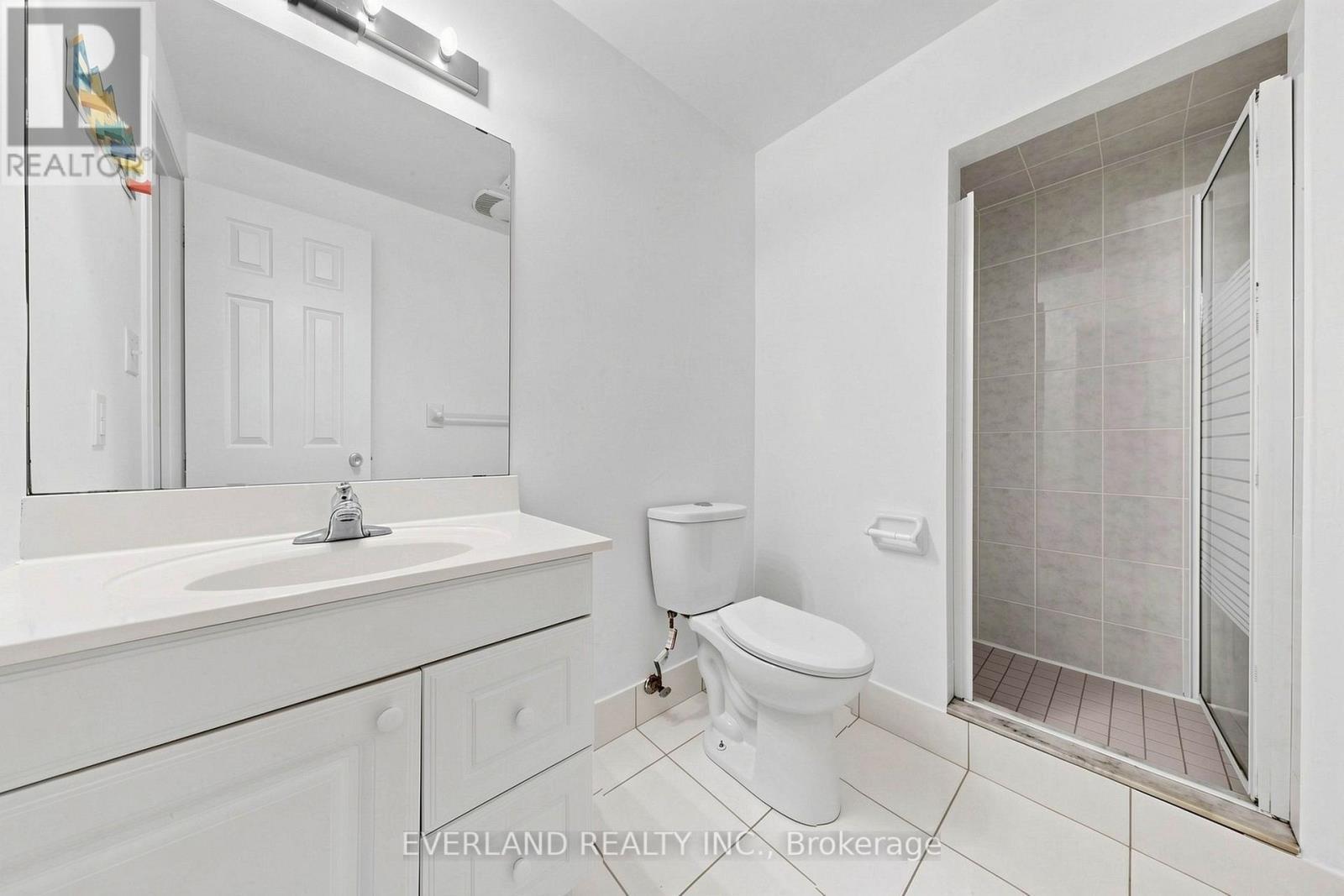 5588 Highbank Road, Mississauga, ON - Indoor Photo Showing Bathroom