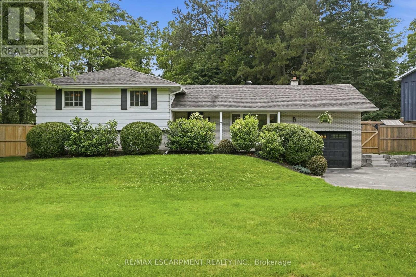 2 Jameson Drive, Hamilton, ON - Outdoor