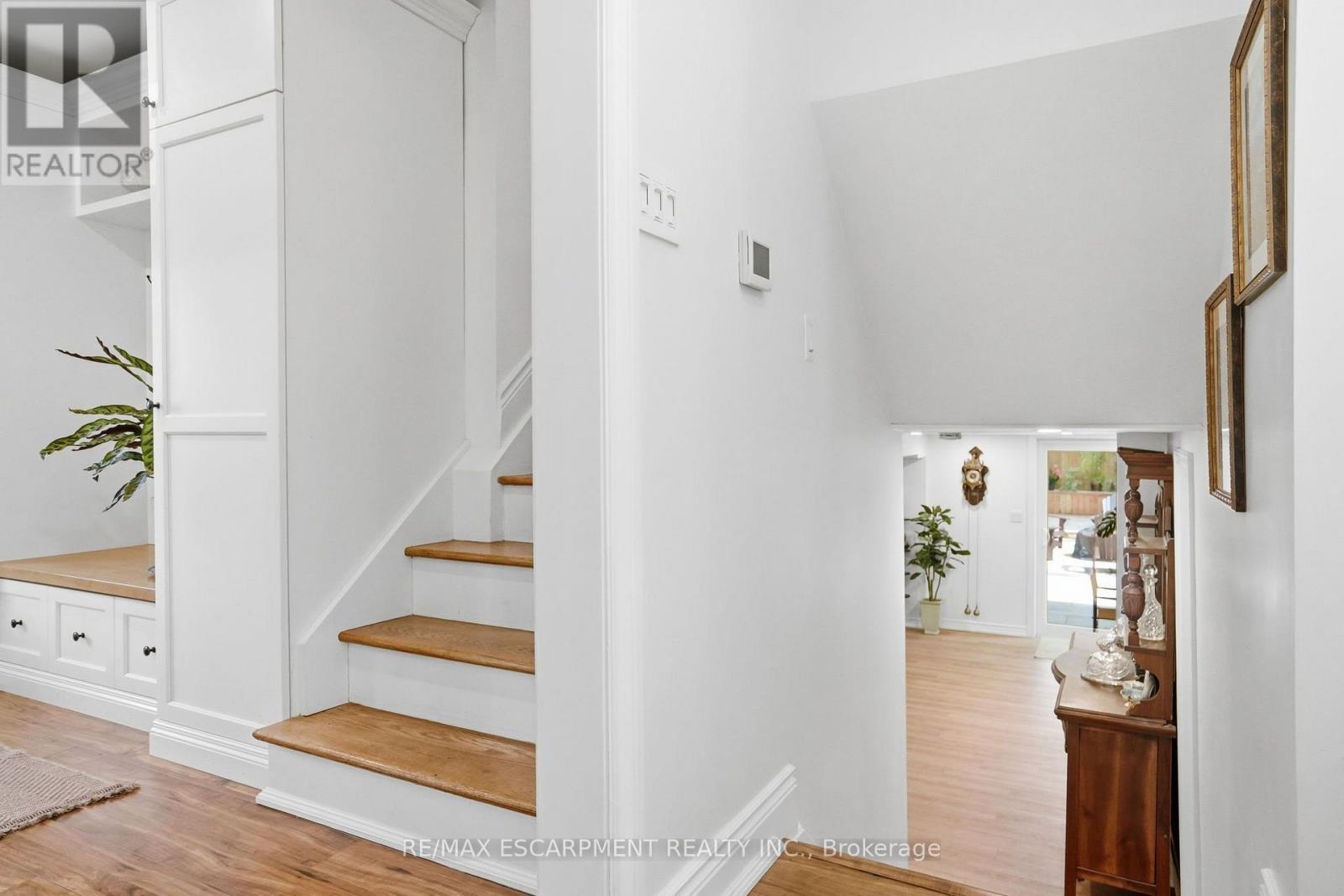 2 Jameson Drive, Hamilton, ON - Indoor Photo Showing Other Room