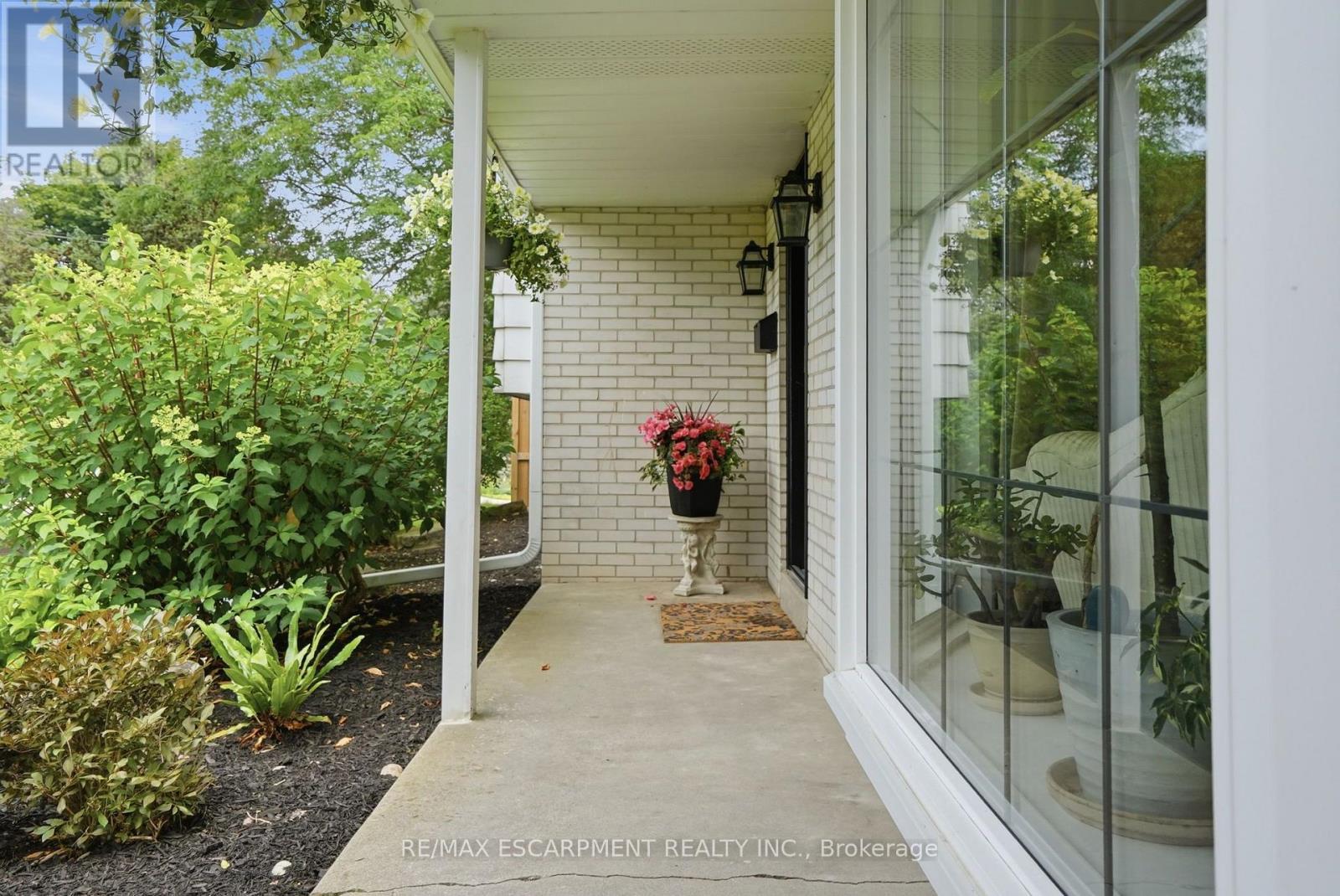 2 Jameson Drive, Hamilton, ON - Outdoor With Exterior