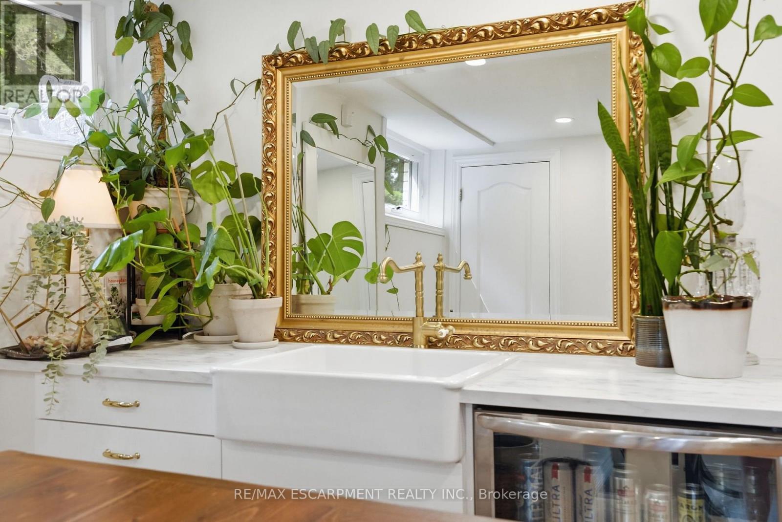 2 Jameson Drive, Hamilton, ON - Indoor