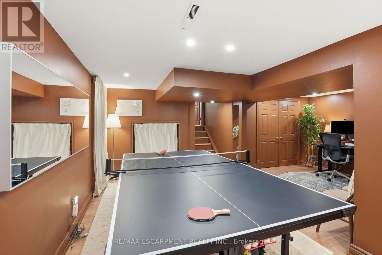 2 Jameson Drive, Hamilton, ON - Indoor Photo Showing Other Room